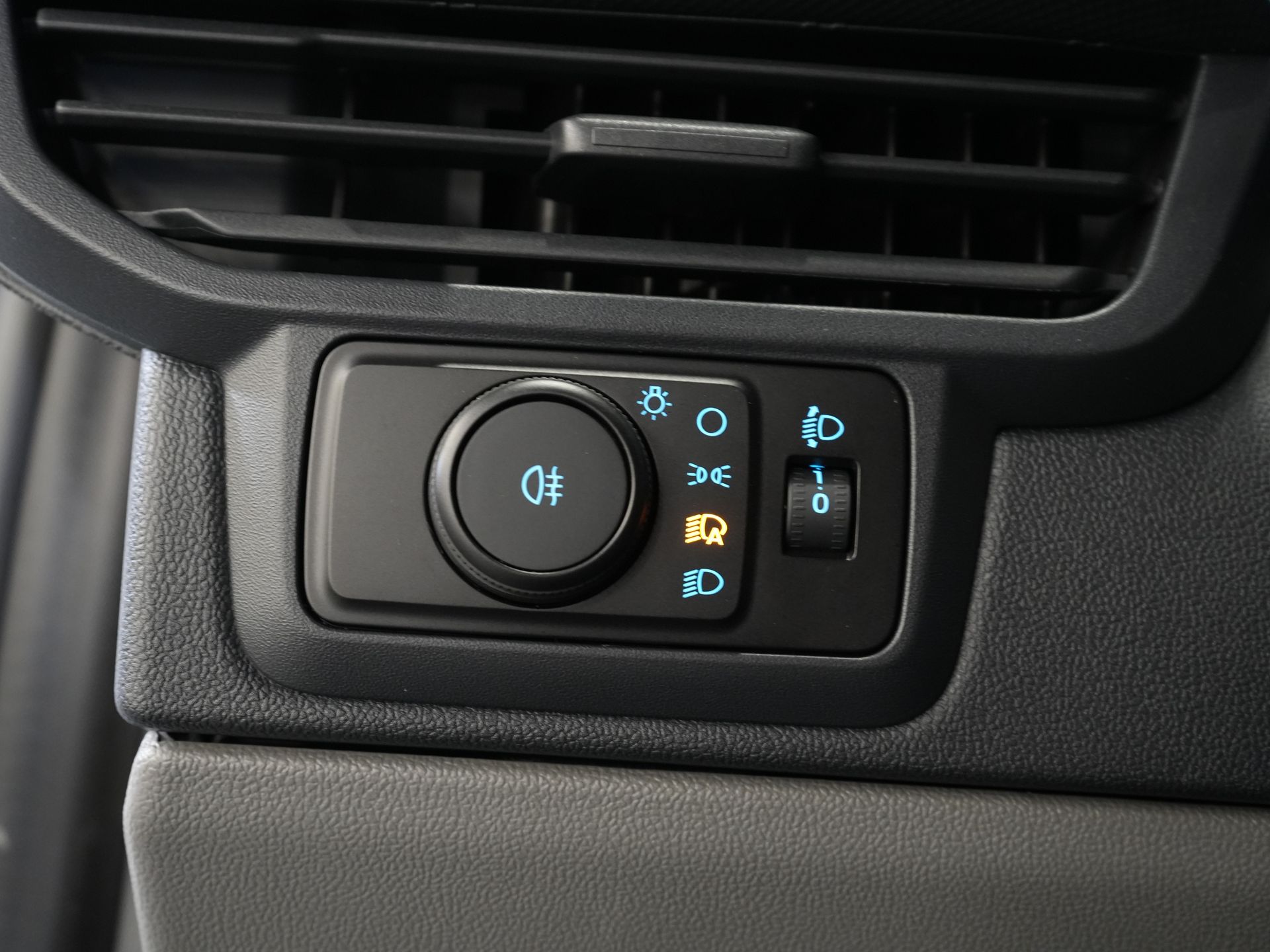 Ford E-Transit Custom Bestelbus 320 Trend 65 kWh 330 km WLTP LED/ Snellader/ 2.3t Trekverm./ Stoelverw./ Carplay/ Climate/ Camera/ PDC/ Cruise 17