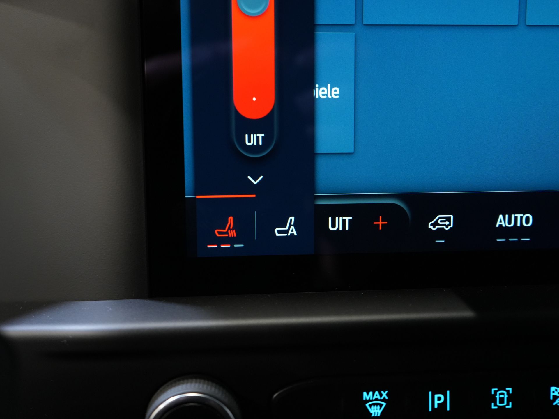 Ford E-Transit Custom Bestelbus 320 Trend 65 kWh 330 km WLTP LED/ Snellader/ 2.3t Trekverm./ Stoelverw./ Carplay/ Climate/ Camera/ PDC/ Cruise 24