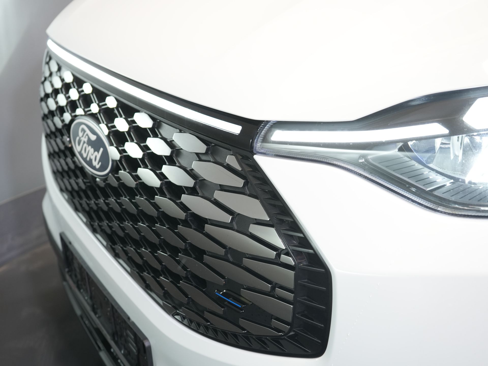 Ford E-Transit Custom Bestelbus 320 Trend 65 kWh 330 km WLTP LED/ Snellader/ 2.3t Trekverm./ Stoelverw./ Carplay/ Climate/ Camera/ PDC/ Cruise 27