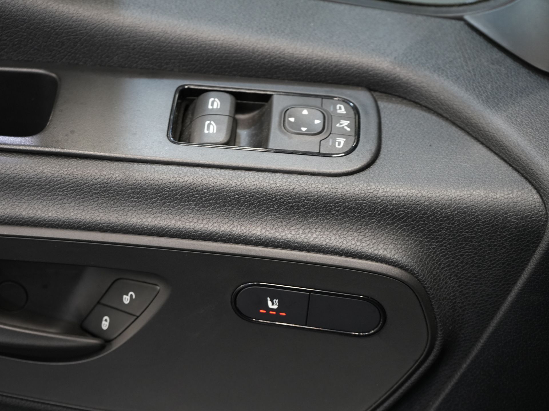 Mercedes-Benz Sprinter Bestelbus 317 CDI Aut. L2H2 LED/ Gev.Stoel/ 270 Gr.Deuren/ Stoelverw./ Navi/ Camera/ PDC/ Cruise/ Airco 17