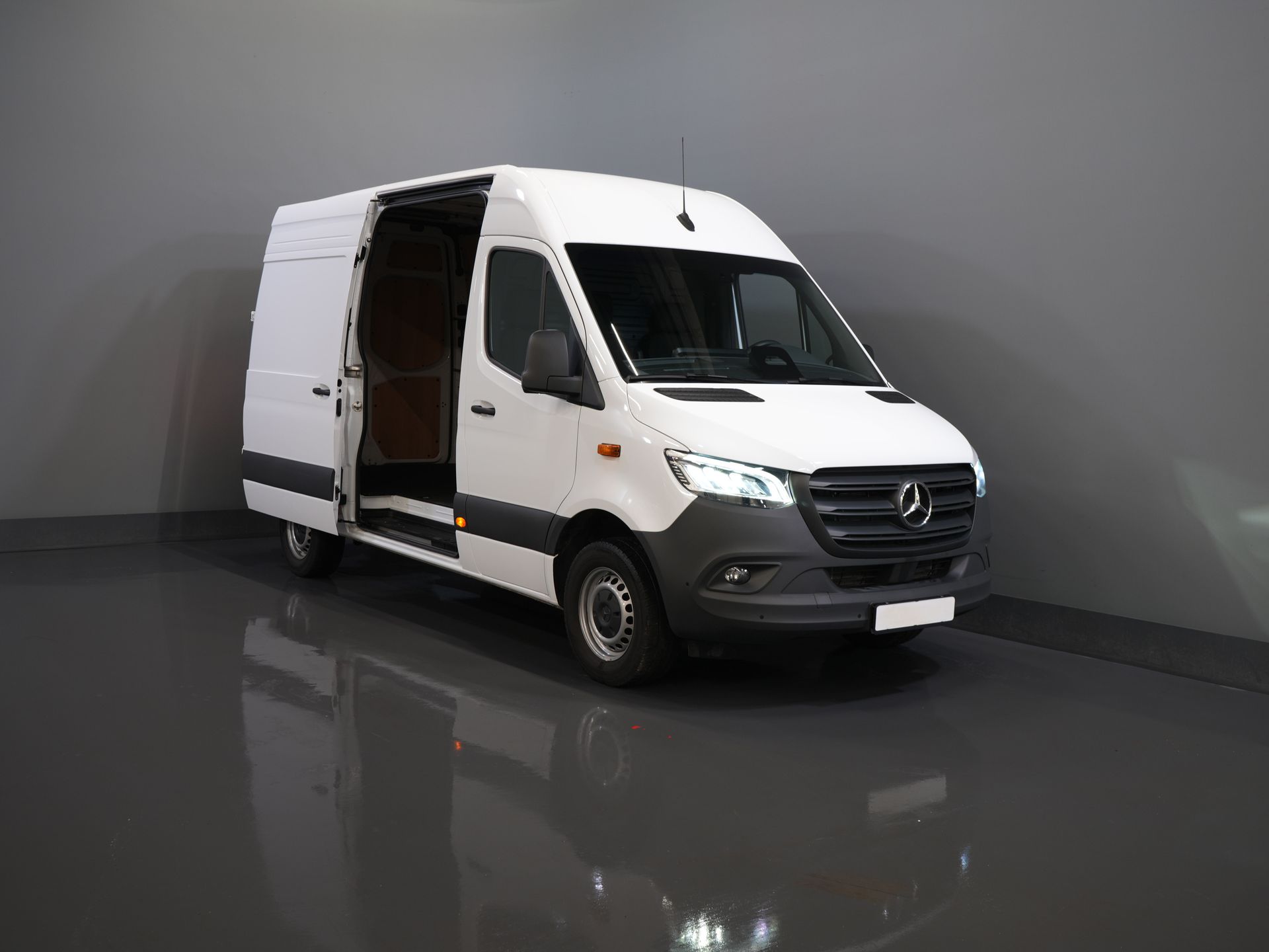 Mercedes-Benz Sprinter Bestelbus 317 CDI Aut. L2H2 LED/ Gev.Stoel/ 270 Gr.Deuren/ Stoelverw./ Navi/ Camera/ PDC/ Cruise/ Airco 8