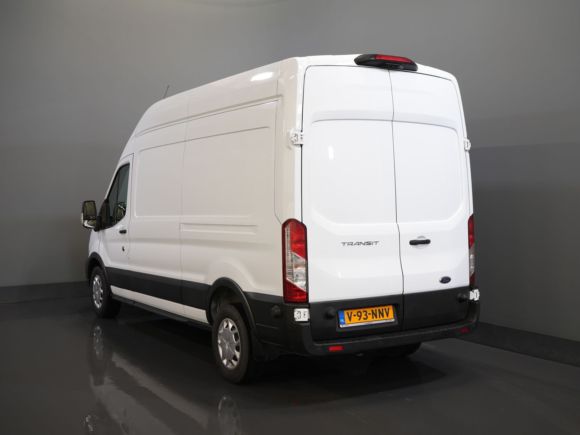 Ford Transit Bestelbus 350 2.0 TDCI 130 pk L3H3 Adapt.Cruise/ 360 Camera/ 270Gr.Deuren/ Stoelverw./ Navi/ Carplay/ PDC/ Climate 1