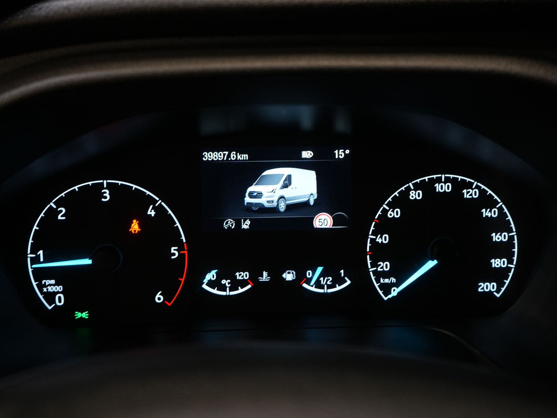 Ford Transit Bestelbus 350 2.0 TDCI 130 pk L3H3 Adapt.Cruise/ 360 Camera/ 270Gr.Deuren/ Stoelverw./ Navi/ Carplay/ PDC/ Climate 19