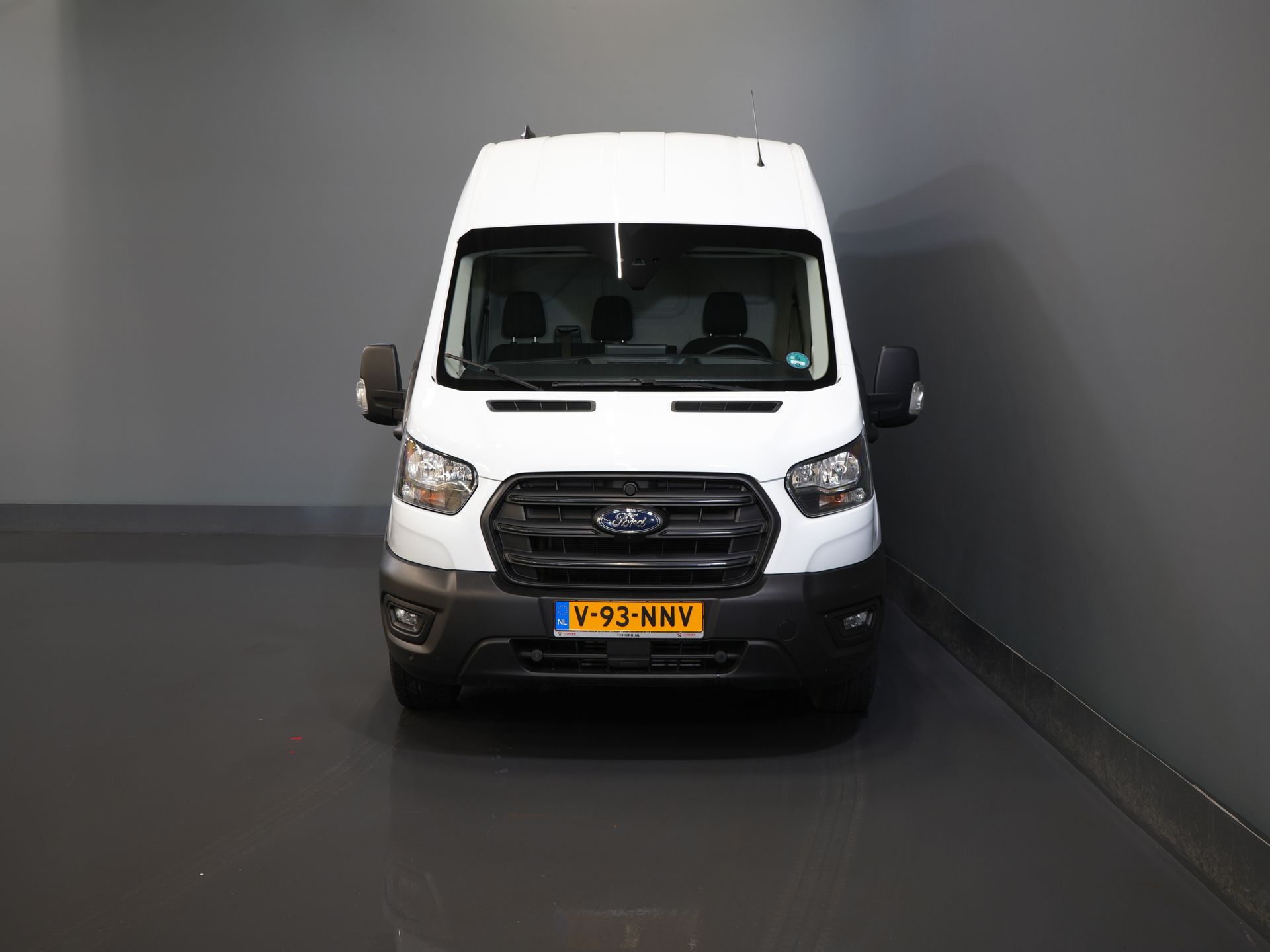 Ford Transit Bestelbus 350 2.0 TDCI 130 pk L3H3 Adapt.Cruise/ 360 Camera/ 270Gr.Deuren/ Stoelverw./ Navi/ Carplay/ PDC/ Climate 6