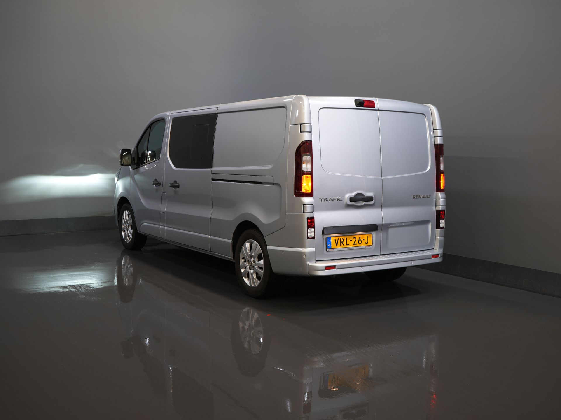 Renault Trafic Bestelbus 2.0 dCi 150 pk Aut. L2 DC Dubbel Cabine NL Auto/ 2xSchuifdeur/ LED/ Carplay/ Climate/ Camera/ PDC/ LMV 1