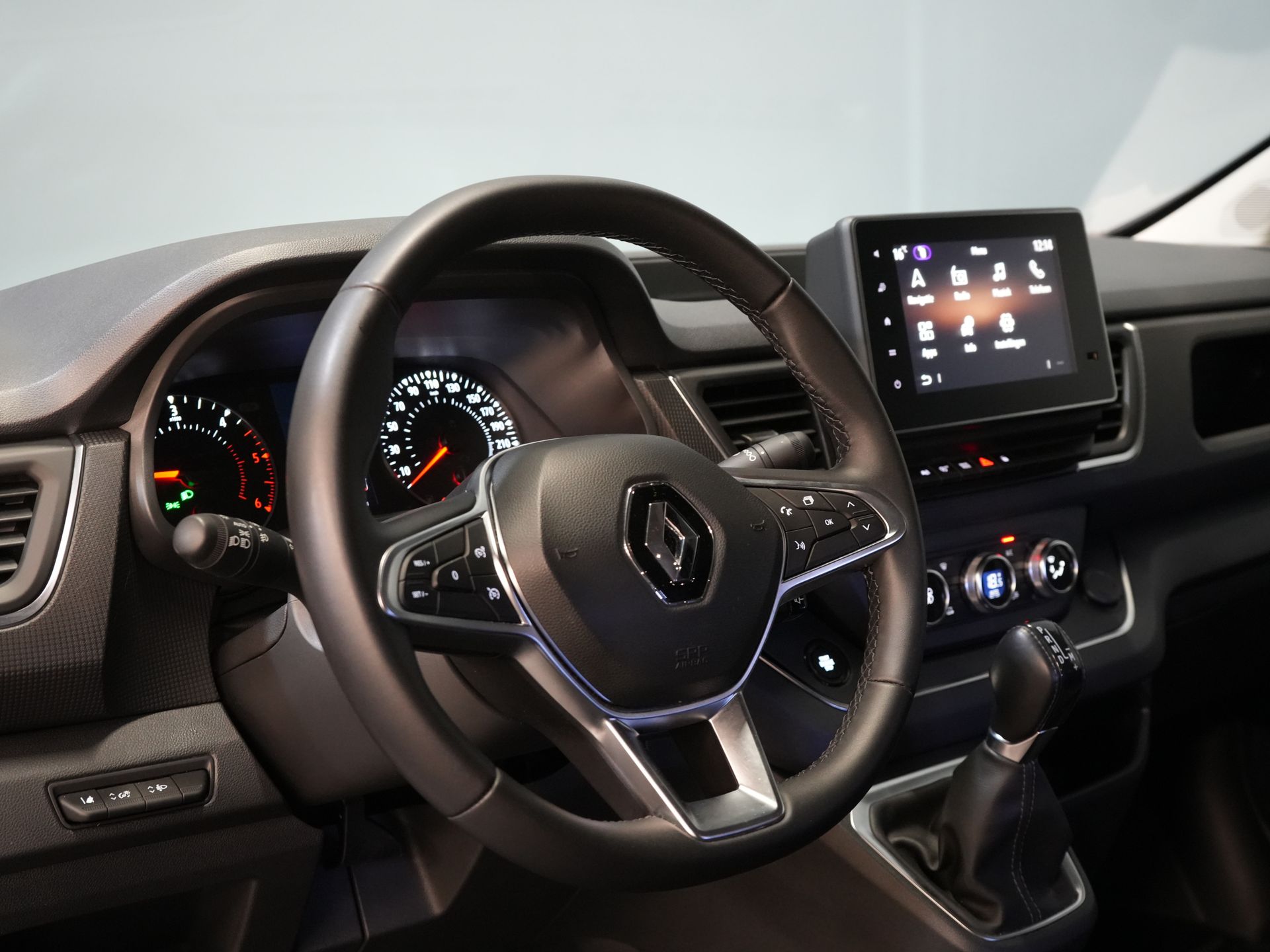 Renault Trafic Bestelbus 2.0 dCi 150 pk Aut. L2 DC Dubbel Cabine NL Auto/ 2xSchuifdeur/ LED/ Carplay/ Climate/ Camera/ PDC/ LMV 14