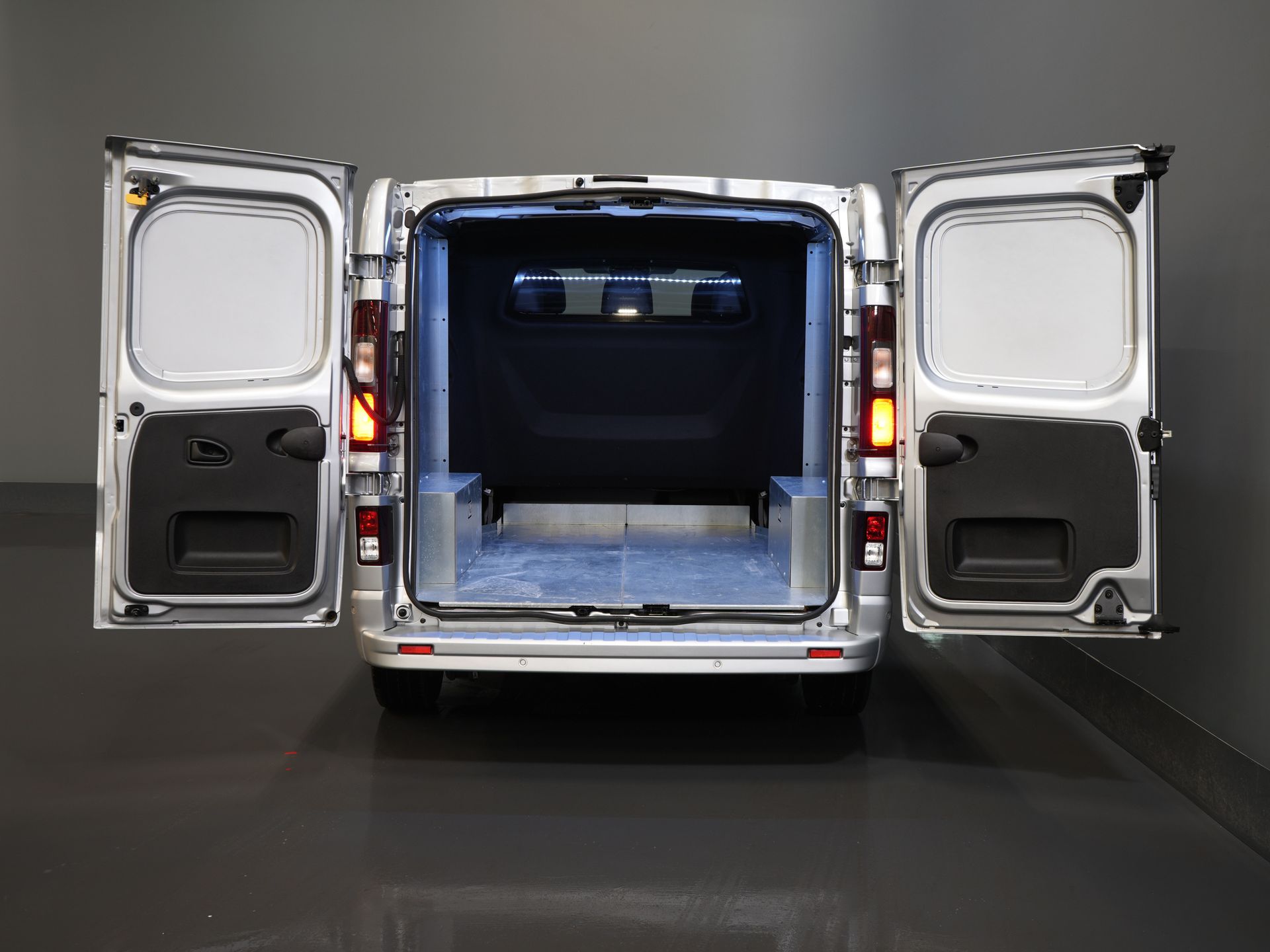 Renault Trafic Bestelbus 2.0 dCi 150 pk Aut. L2 DC Dubbel Cabine NL Auto/ 2xSchuifdeur/ LED/ Carplay/ Climate/ Camera/ PDC/ LMV 4