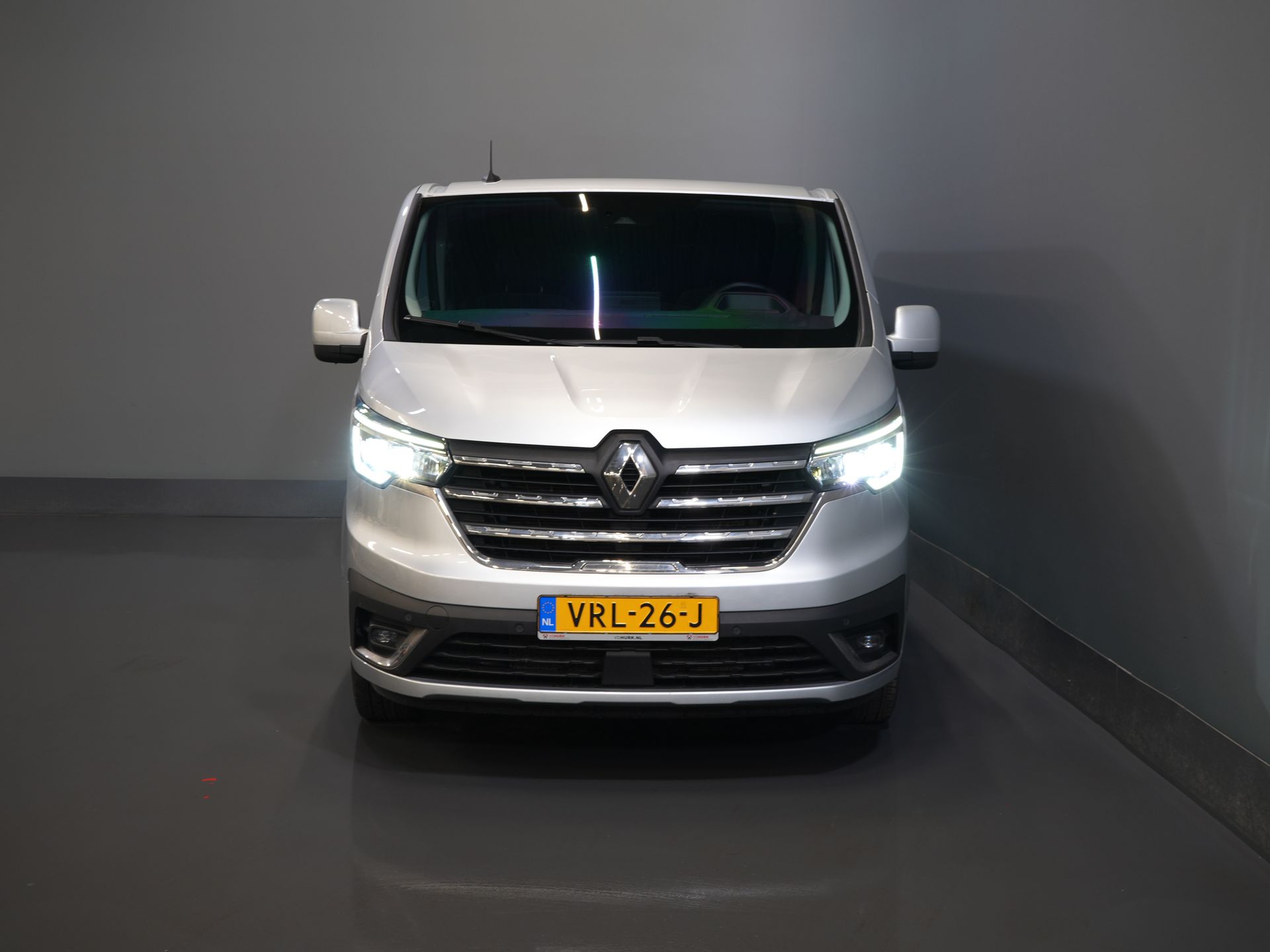 Renault Trafic Bestelbus 2.0 dCi 150 pk Aut. L2 DC Dubbel Cabine NL Auto/ 2xSchuifdeur/ LED/ Carplay/ Climate/ Camera/ PDC/ LMV 6