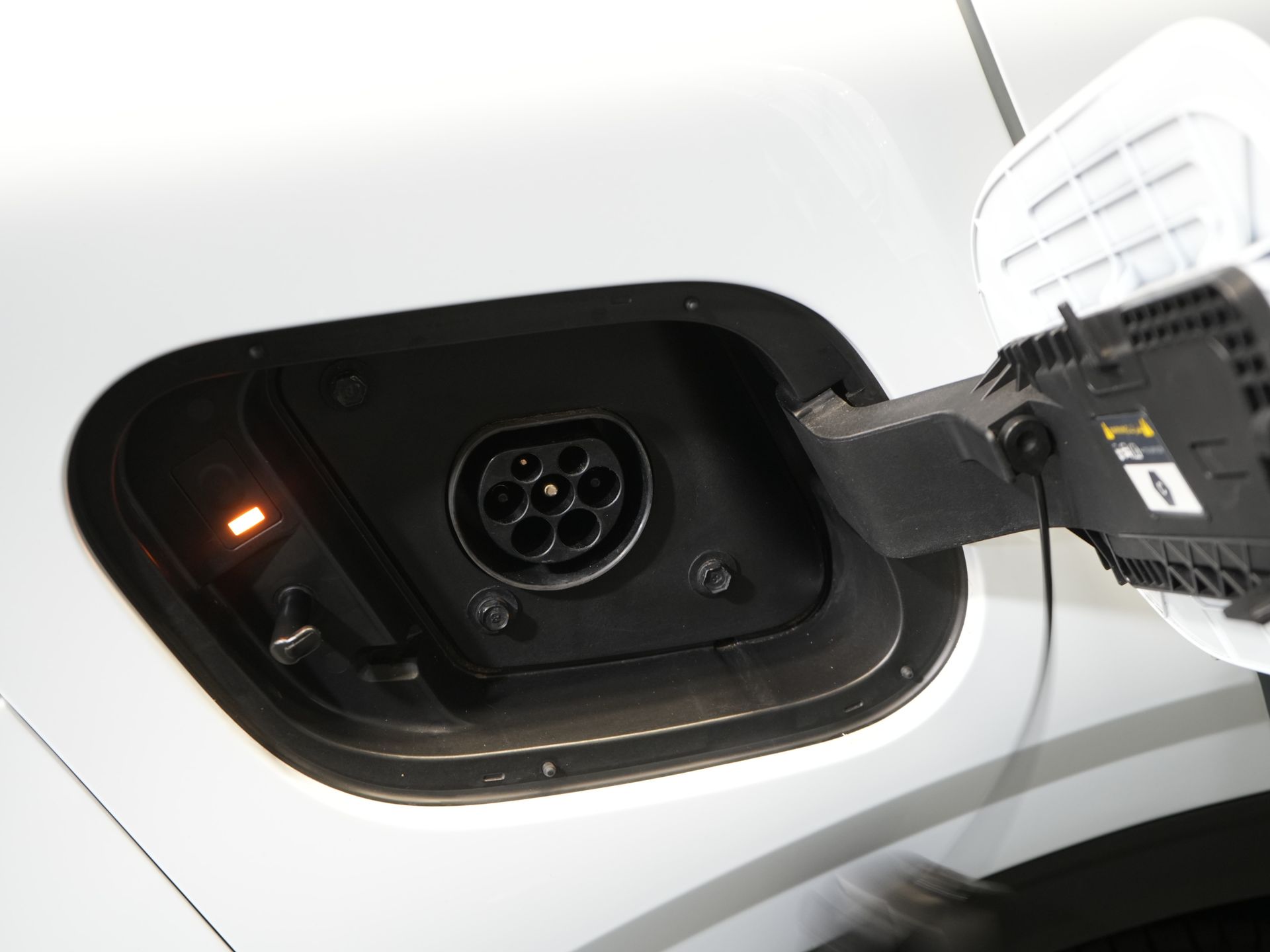 Kia Sportage SUV 1.6 T-GDi PHEV AWD DynamicLine LED/ Virtual Cockpit/ Adapt.Cruise/ 19