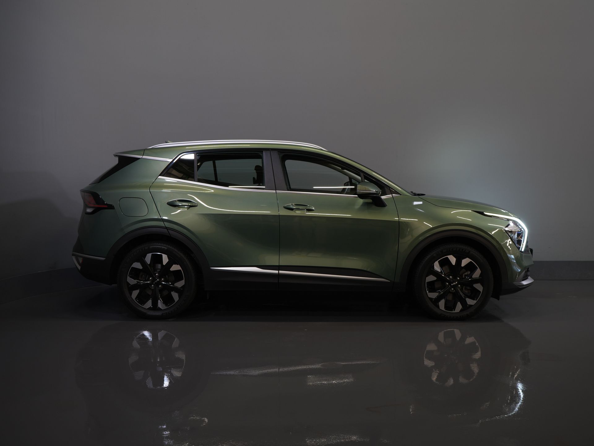 Kia Sportage SUV 1.6 T-GDi Plug-in Hybrid AWD DynamicLine LED/ Virtual Cockpit/ Adapt.Cruise/ Stoelverw./ Stuurverw./ Navi/ Carplay/ Climate/ Cam 10