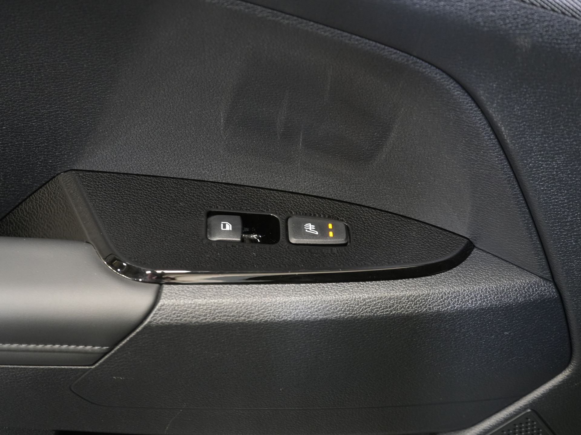 Kia Sportage SUV 1.6 T-GDi Plug-in Hybrid AWD DynamicLine LED/ Virtual Cockpit/ Adapt.Cruise/ Stoelverw./ Stuurverw./ Navi/ Carplay/ Climate/ Cam 17