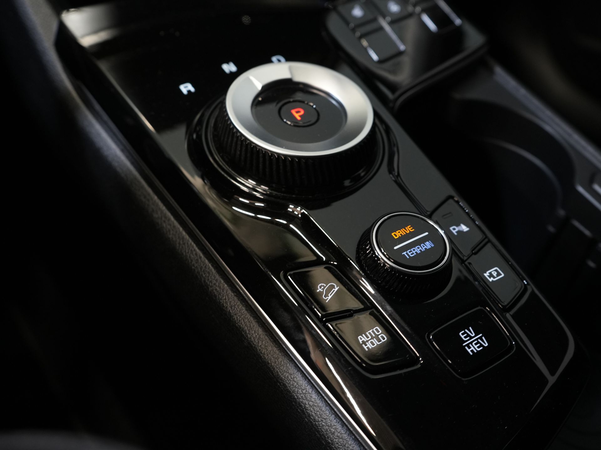 Kia Sportage SUV 1.6 T-GDi Plug-in Hybrid AWD DynamicLine LED/ Virtual Cockpit/ Adapt.Cruise/ Stoelverw./ Stuurverw./ Navi/ Carplay/ Climate/ Cam 24