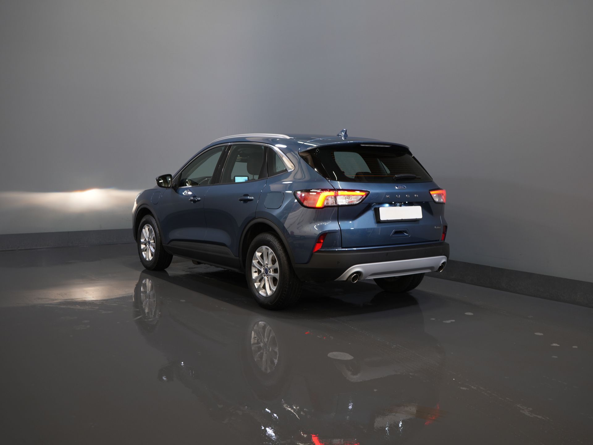 Ford Kuga SUV 2.5 PHEV 225 pk Titanium Navi/ Carplay/ Stoelverw./ Stuurverw./ Camera/ PDC/ Climate 1