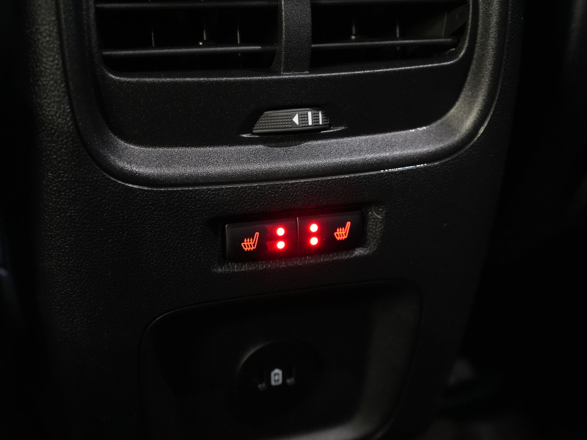 Ford Kuga SUV 2.5 PHEV 225 pk Titanium Navi/ Carplay/ Stoelverw./ Stuurverw./ Camera/ PDC/ Climate 18