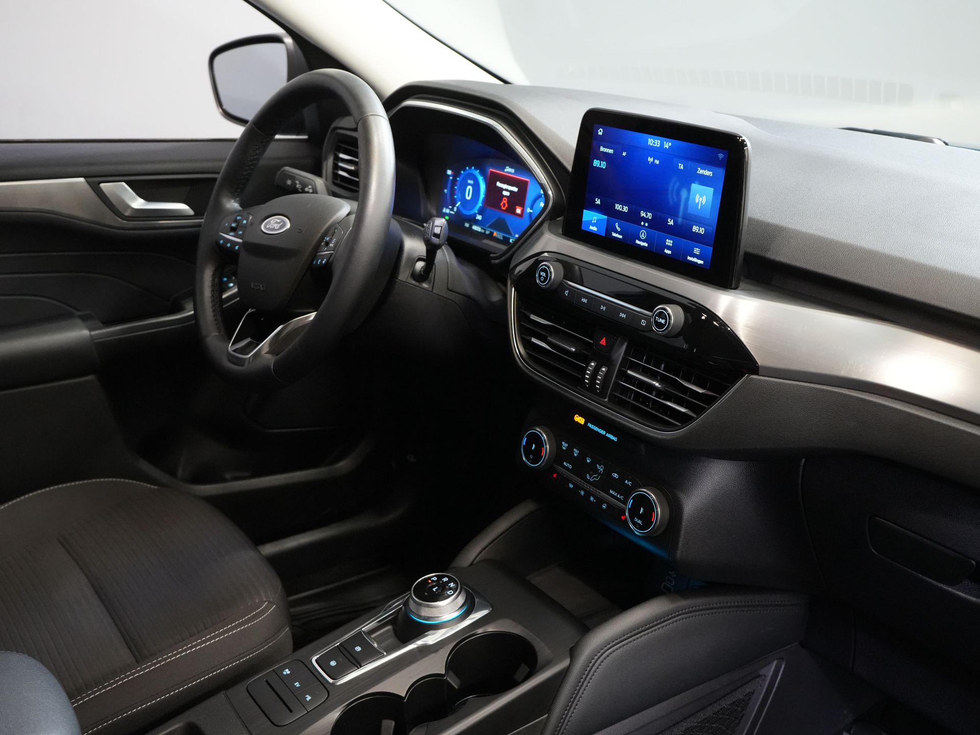 Ford Kuga SUV 2.5 PHEV 225 pk Titanium Navi/ Carplay/ Stoelverw./ Stuurverw./ Camera/ PDC/ Climate 2