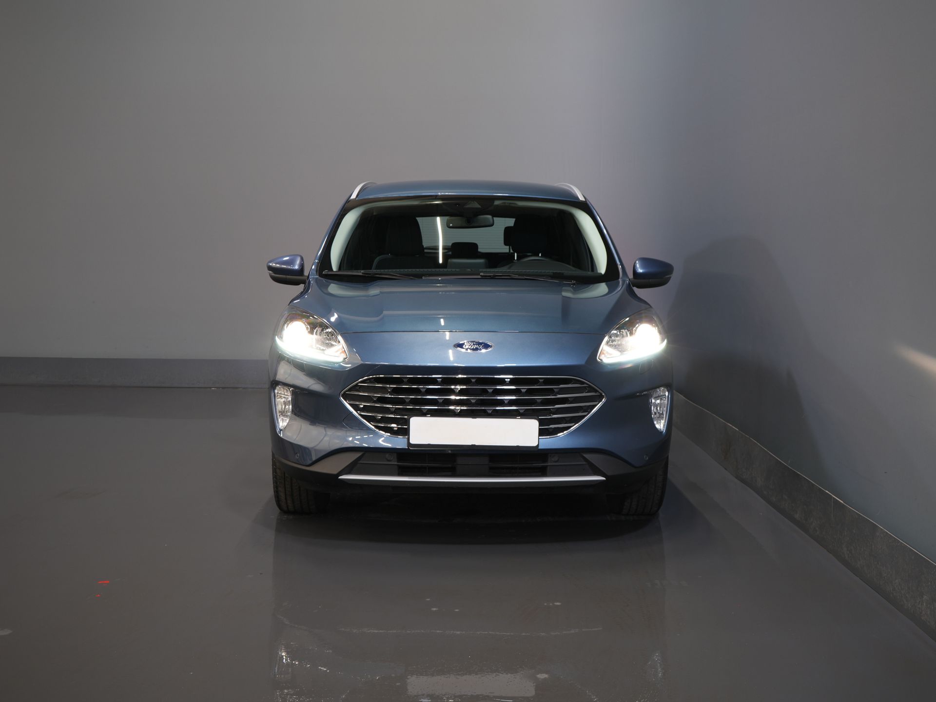 Ford Kuga SUV 2.5 PHEV 225 pk Titanium Navi/ Carplay/ Stoelverw./ Stuurverw./ Camera/ PDC/ Climate 6