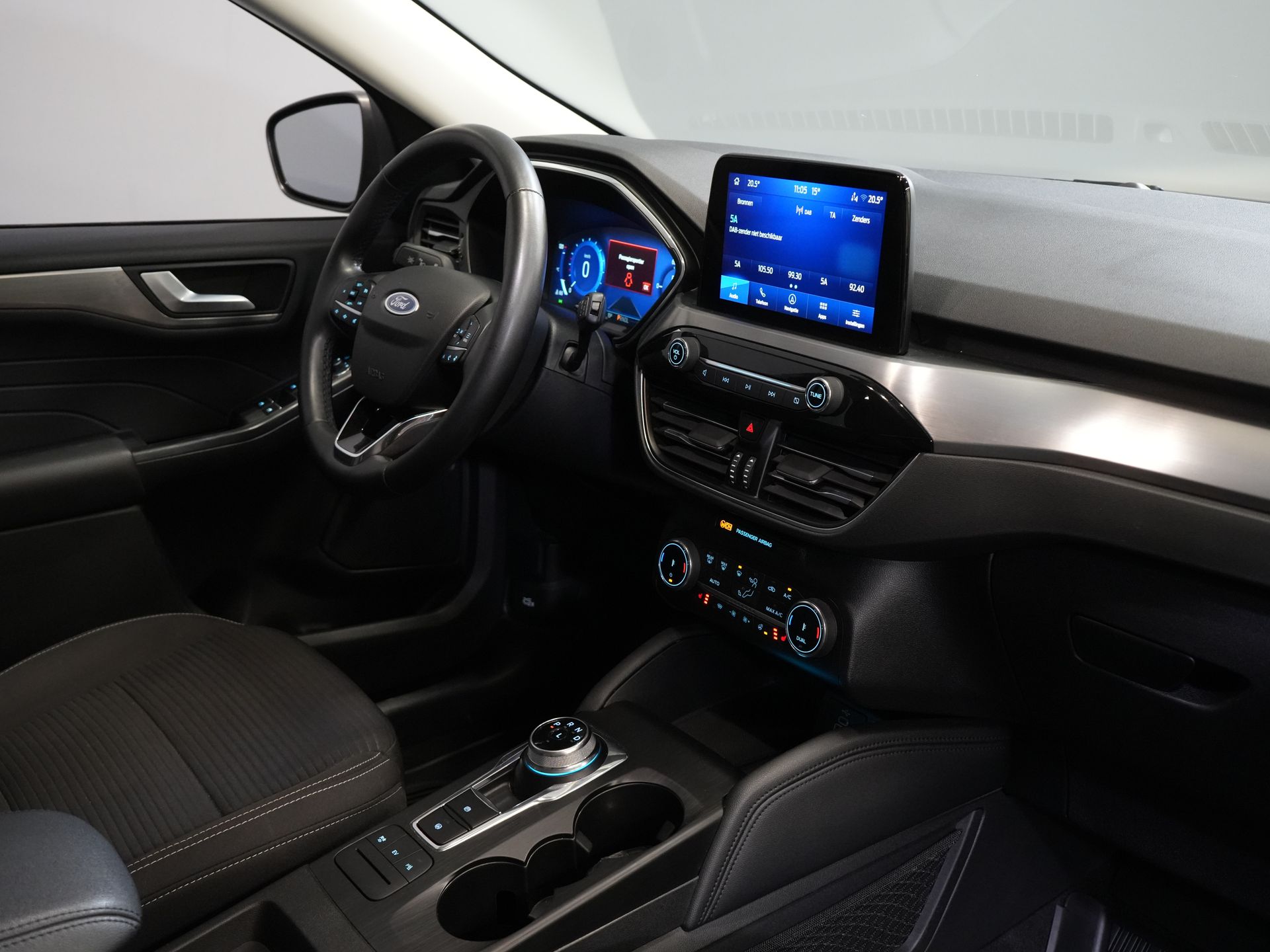 Ford Kuga SUV 2.5 PHEV 225 pk Titanium Navi/ Carplay/Stoelverw./Stuurverw./ Camera/ PDC/ Climate 2