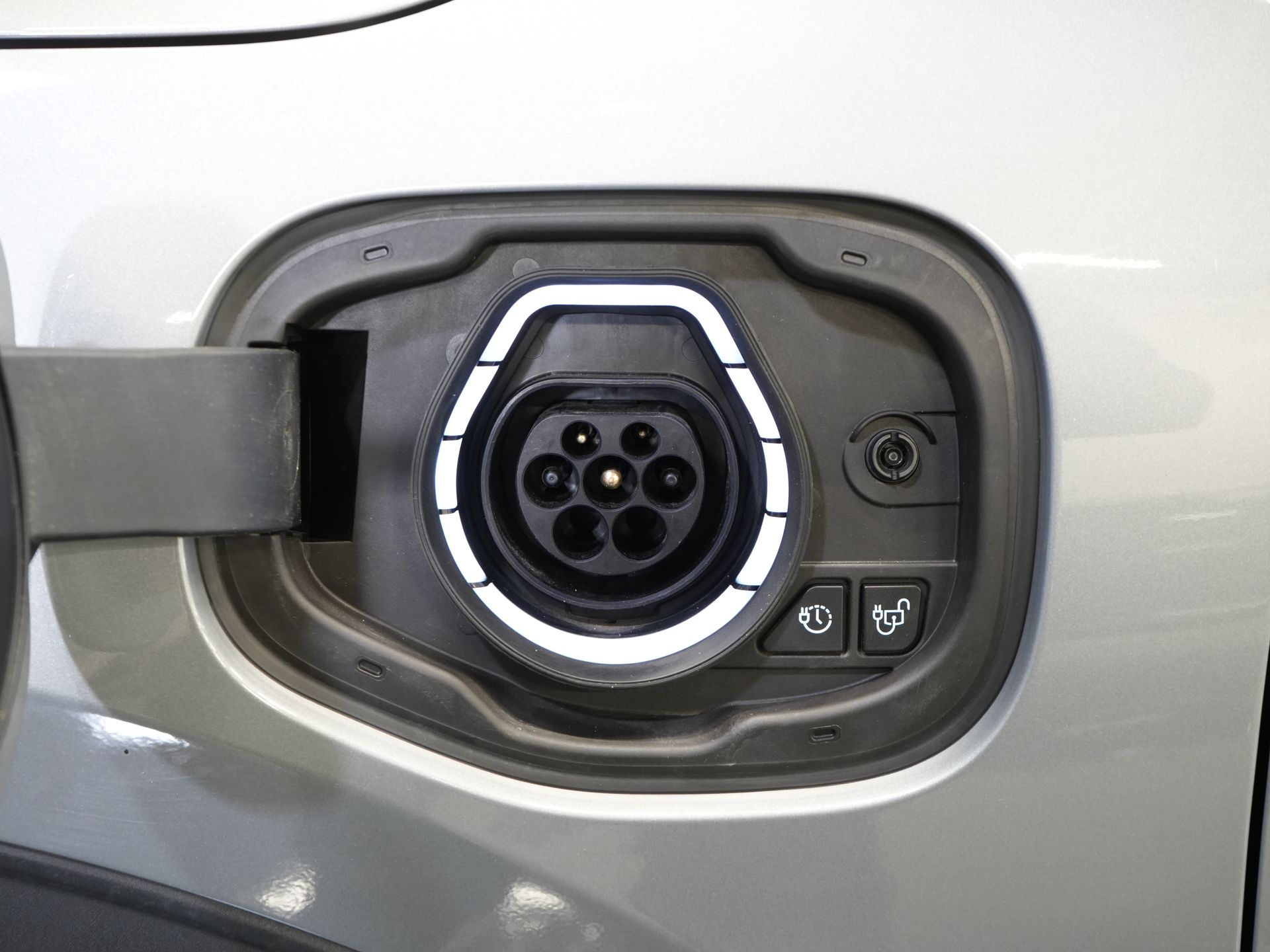 Ford Kuga SUV 2.5 PHEV 225 pk Titanium Navi/ Carplay/Stoelverw./Stuurverw./ Camera/ PDC/ Climate 28