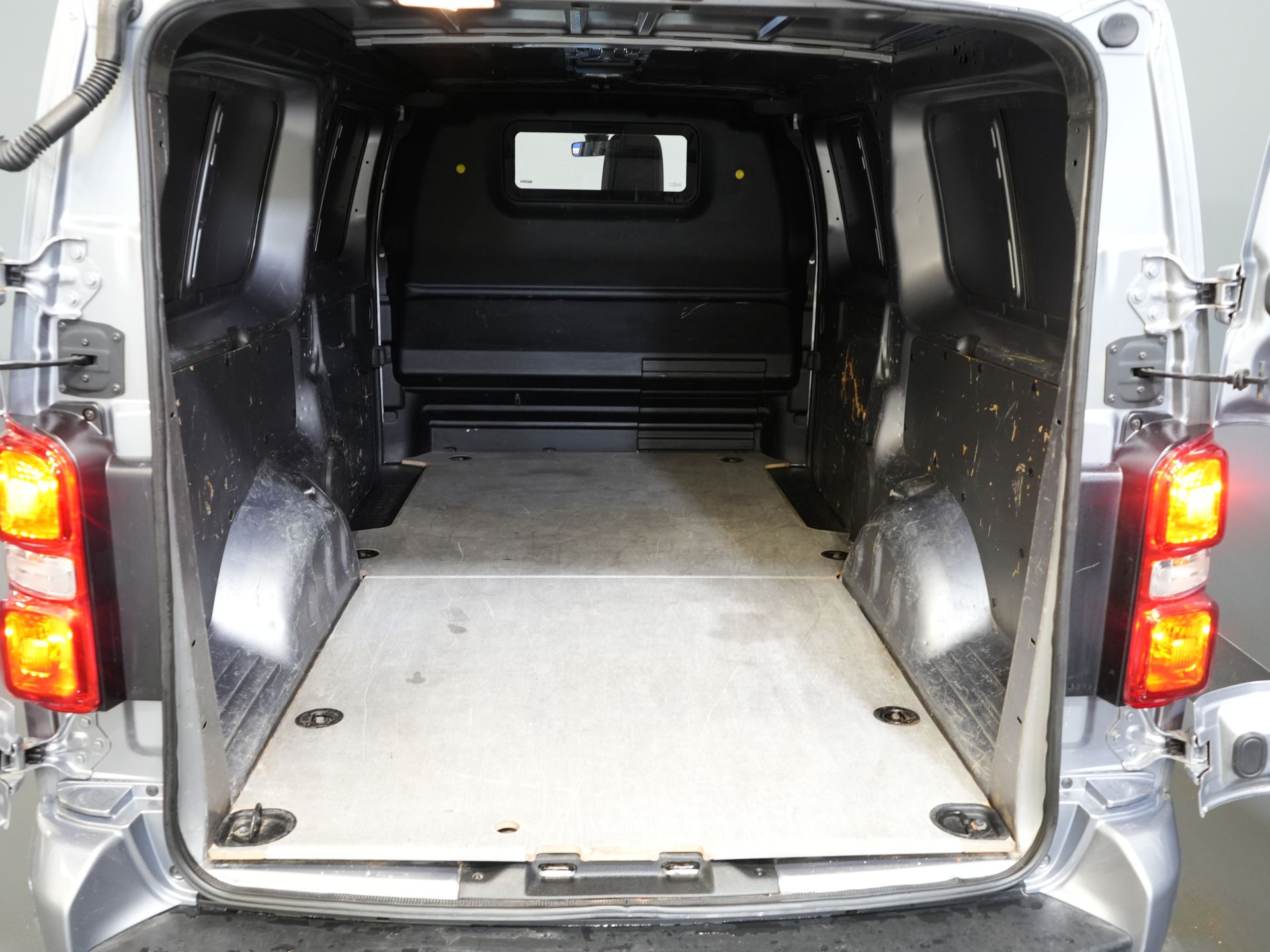 Toyota PROACE Electric Worker Bestelbus 75 kWh 330km WLTP L3 Snellader/ Xenon/ 2x Schuifdeur/ Head-Up/ Standkachel/ Stoelverw./ Carplay/ Climate/ Camera/ LMV 14