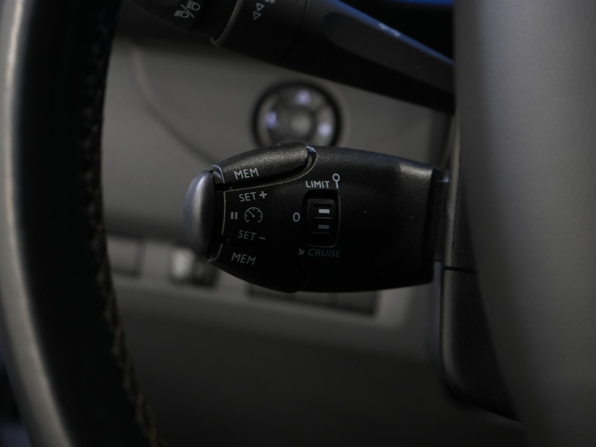 Toyota PROACE Electric Worker Bestelbus 75 kWh 330km WLTP L3 Snellader/ Xenon/ 2x Schuifdeur/ Head-Up/ Standkachel/ Stoelverw./ Carplay/ Climate/ Camera/ LMV 19