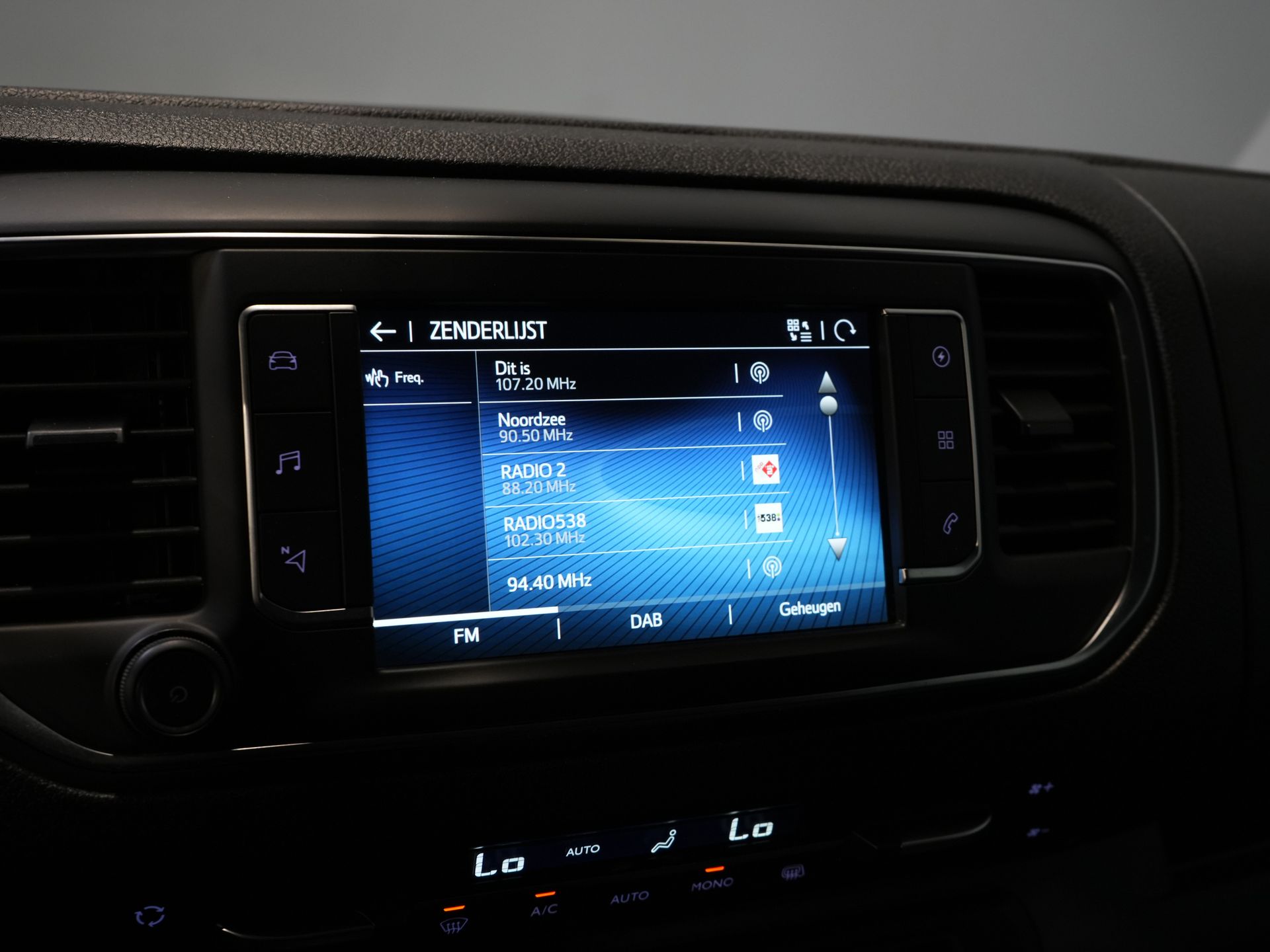 Toyota PROACE Electric Worker Bestelbus 75 kWh 330km WLTP L3 Snellader/ Xenon/ 2x Schuifdeur/ Head-Up/ Standkachel/ Stoelverw./ Carplay/ Climate/ Camera/ LMV 25