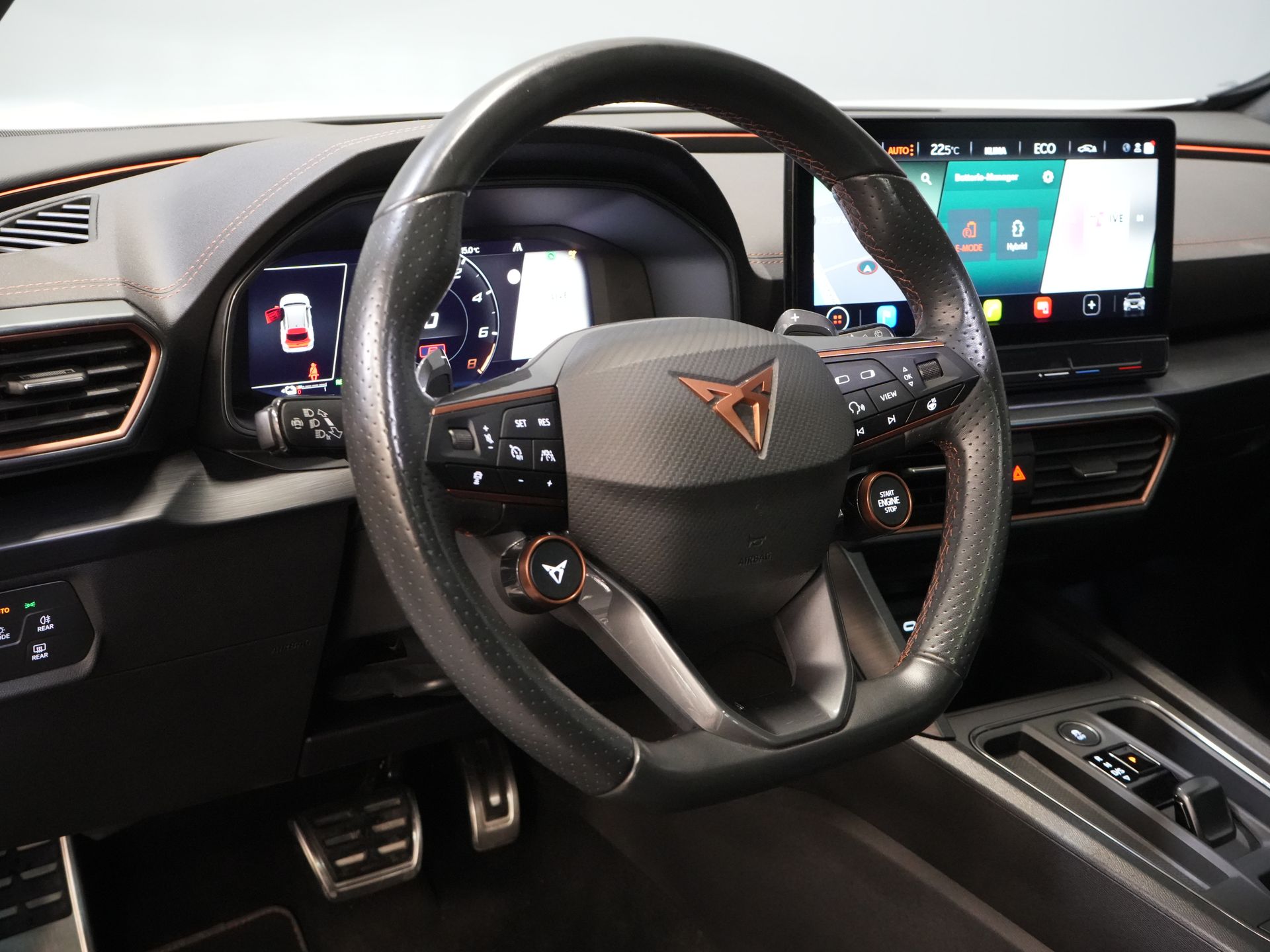 CUPRA Formentor SUV 1.4 e-Hybrid 245 pk VZ Performance Matrix/ Pano/ Adapt.Cruise/ Elek.Trekhaak/ Mem.Stoel/ Leder/ Navi/ Stoelverw./ Stuurverw./ Cl 13