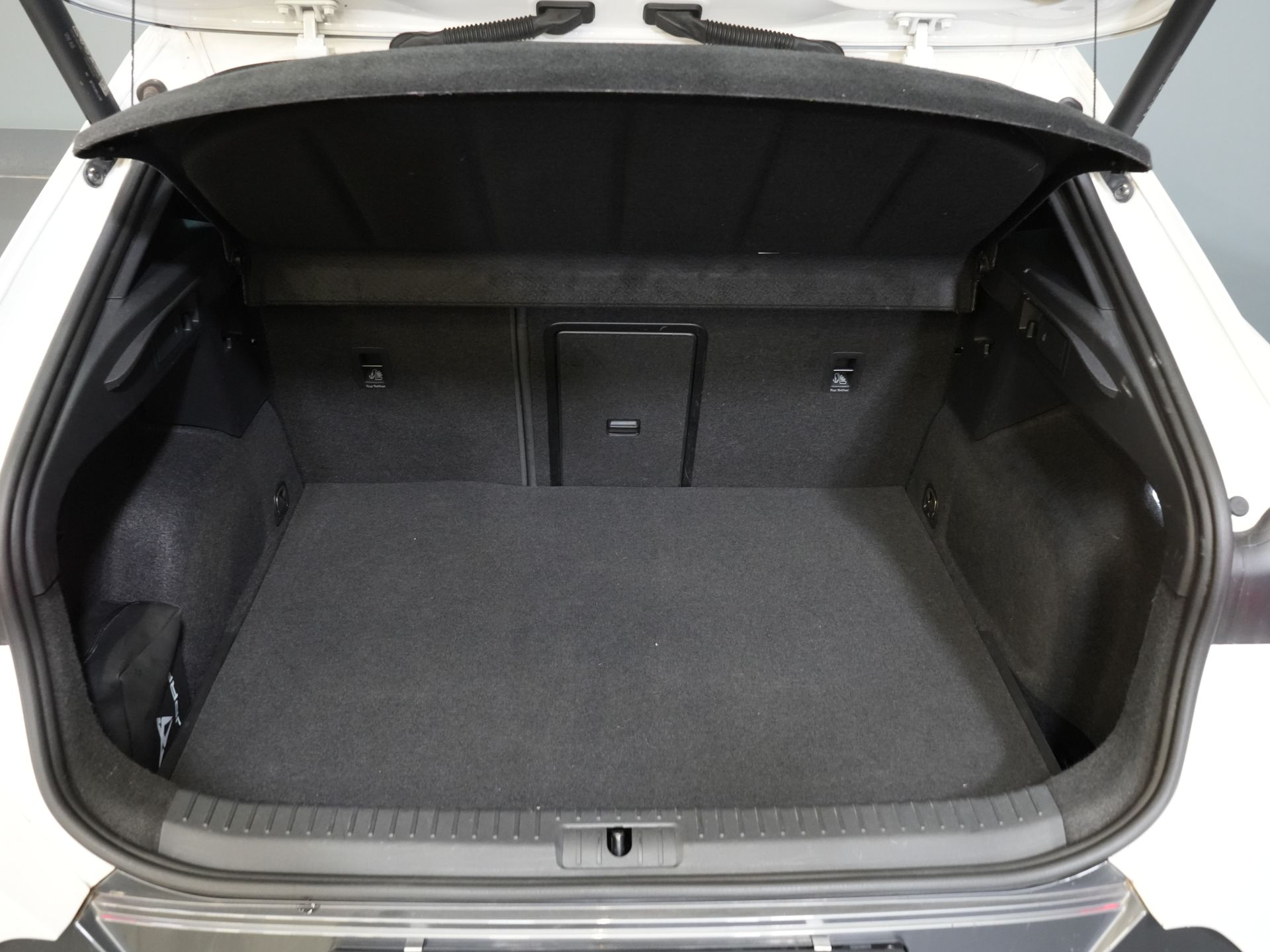 CUPRA Formentor SUV 1.4 e-Hybrid 245 pk VZ Performance Matrix/ Pano/ Adapt.Cruise/ Elek.Trekhaak/ Mem.Stoel/ Leder/ Navi/ Stoelverw./ Stuurverw./ Cl 14