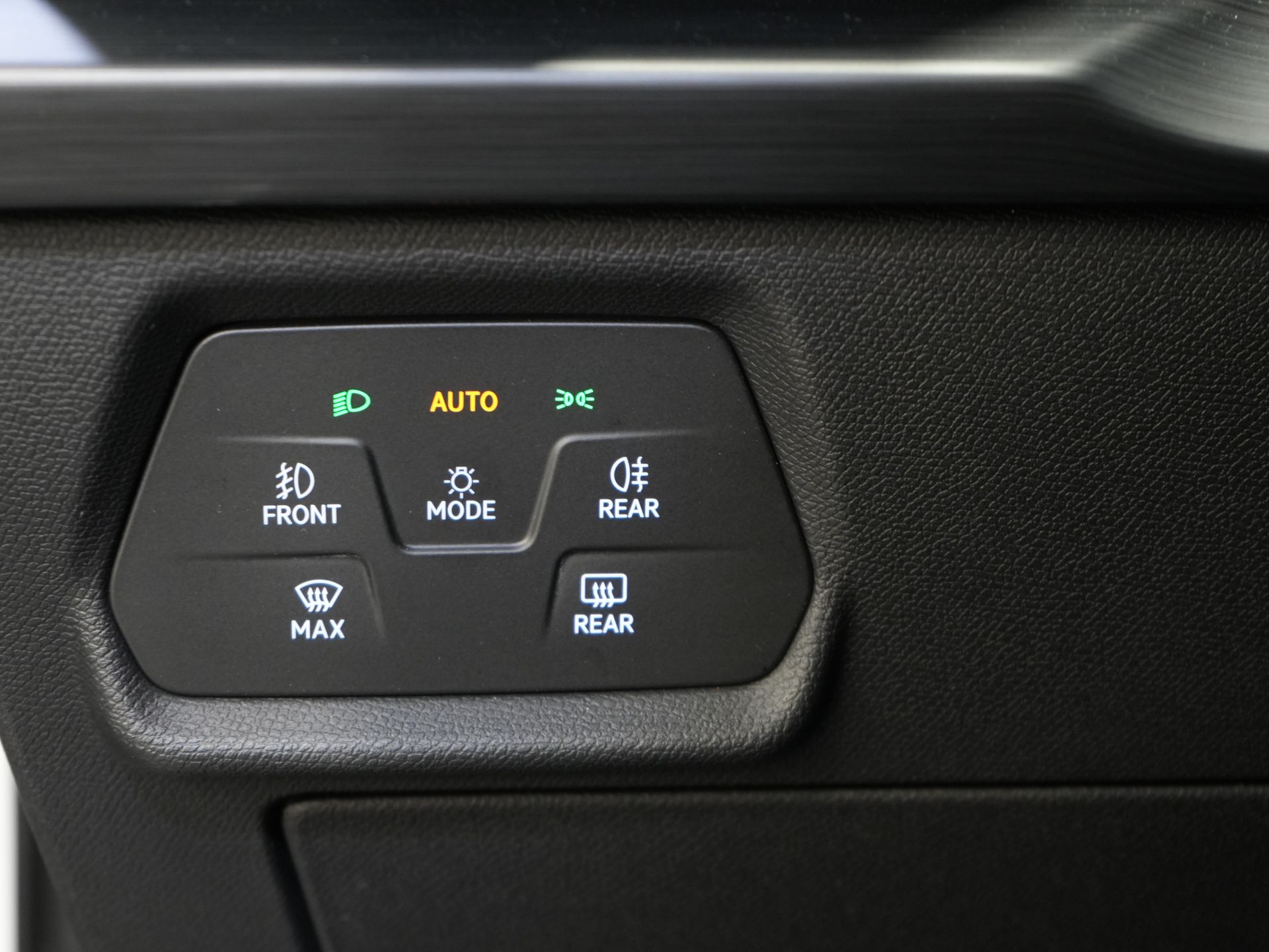 CUPRA Formentor SUV 1.4 e-Hybrid 245 pk VZ Performance Matrix/ Pano/ Adapt.Cruise/ Elek.Trekhaak/ Mem.Stoel/ Leder/ Navi/ Stoelverw./ Stuurverw./ Cl 22