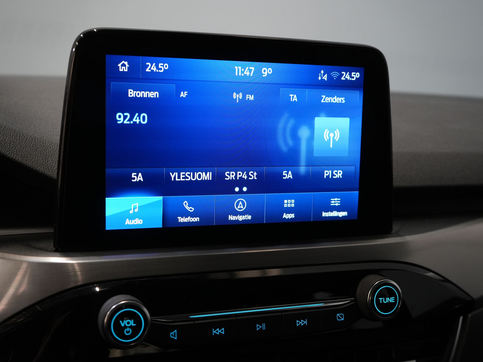 Ford Kuga SUV 2.5 PHEV 225 pk Titanium Navi/ Carplay/ Stoelverw./ Stuurverw./ Camera/ PDC/ Climate 24