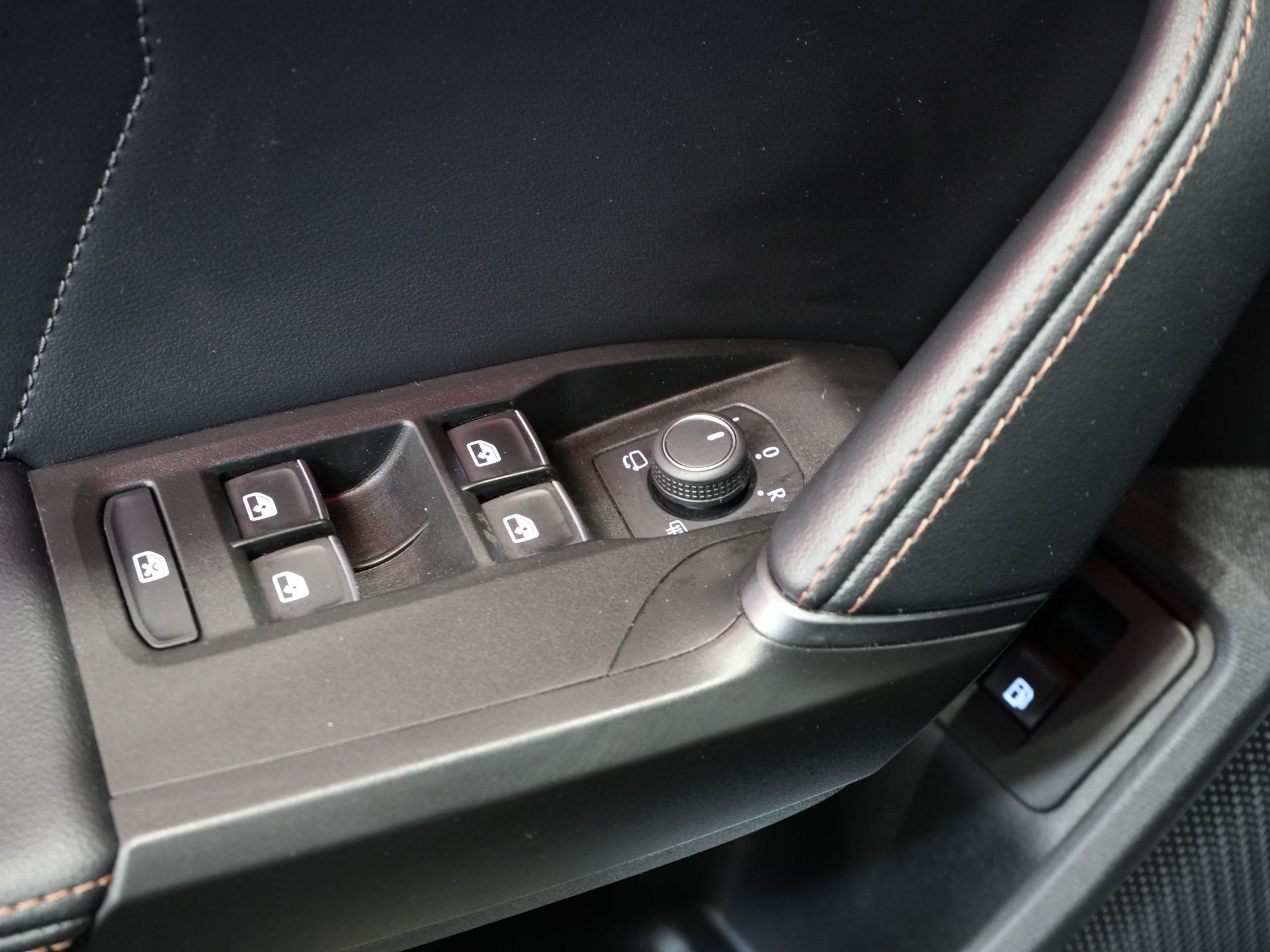 CUPRA Formentor SUV 1.4 e-Hybrid Copper Edition Adapt.Cruise/ Matrix/ Stoelverw./ Camera/ Carplay/ Standkachel/ Stuurverw./ PDC/ Climate 20