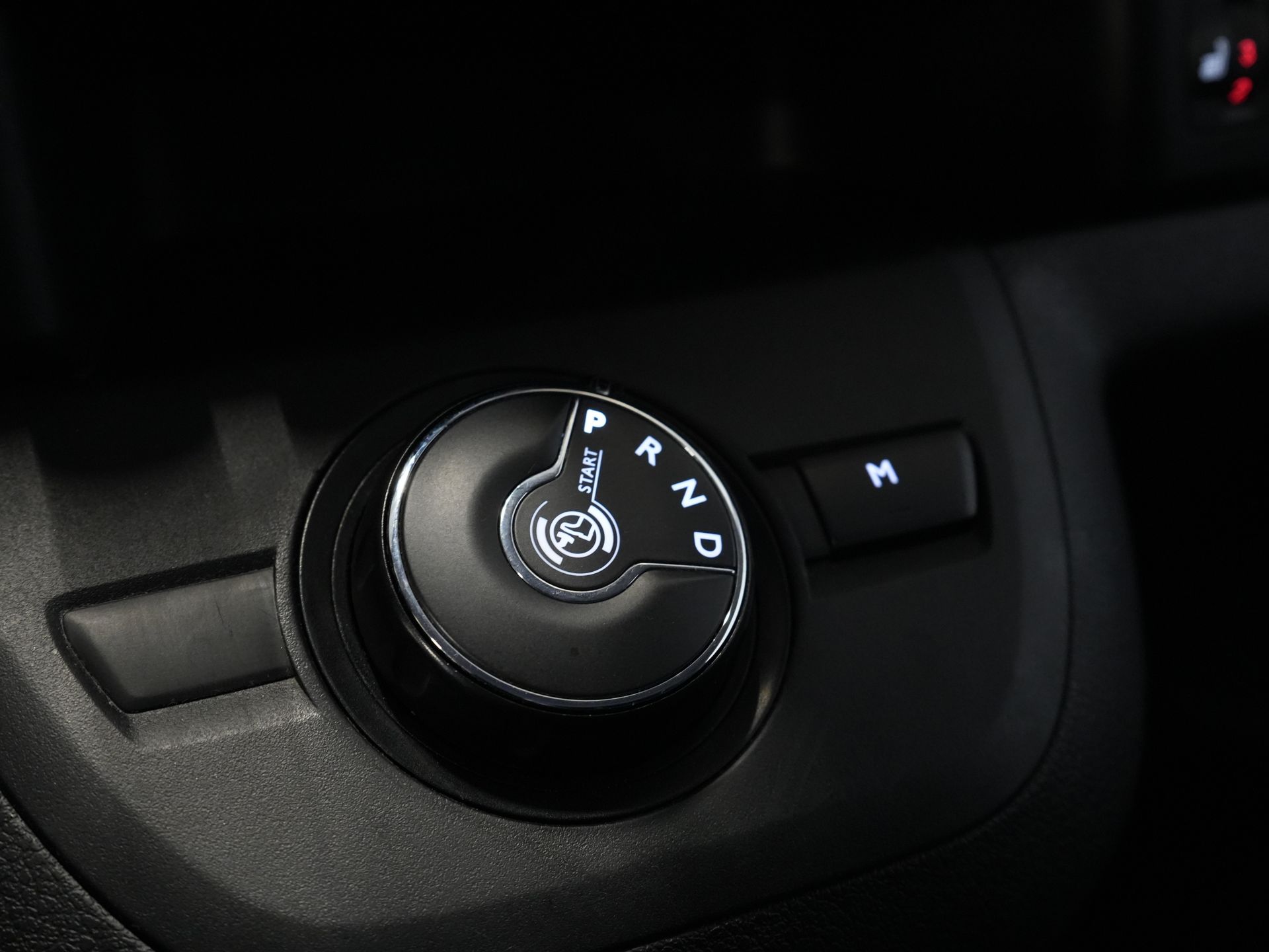 Toyota ProAce Worker Bestelbus 2.0 D-4D 145 pk Aut. L2 Adapt. Cruise/ Inrichting/ Standkachel/ Camera/ PDC/ Dakdragers/ Trekhaak 23