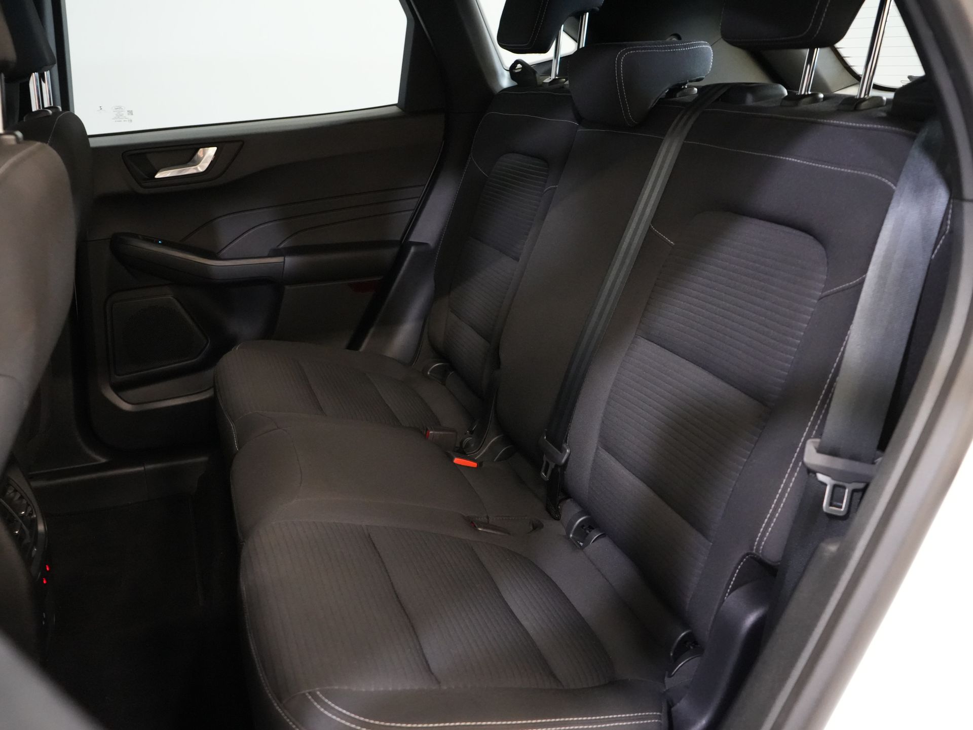 Ford Kuga SUV 2.5 PHEV 225 pk Titanium Navi/ Carplay/ Stoelverw./ Stuurverw./ Camera/ PDC/ Climate 17