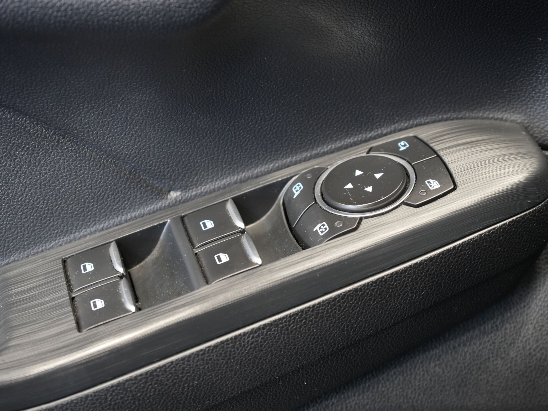 Ford Kuga SUV 2.5 PHEV 225 pk Titanium Navi/ Carplay/ Stoelverw./ Stuurverw./ Camera/ PDC/ Climate 20