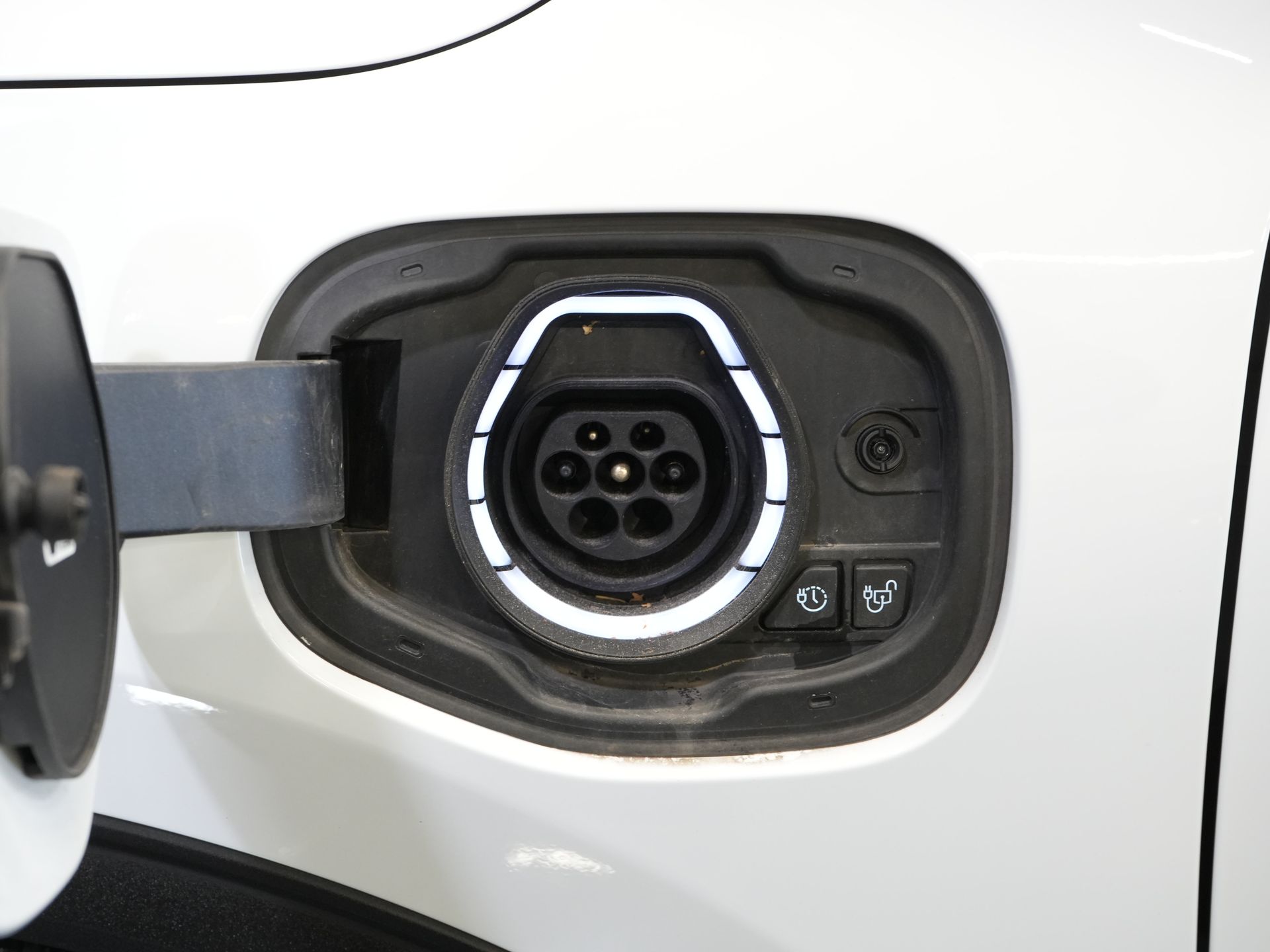 Ford Kuga SUV 2.5 PHEV 225 pk Titanium Navi/ Carplay/ Stoelverw./ Stuurverw./ Camera/ PDC/ Climate 29