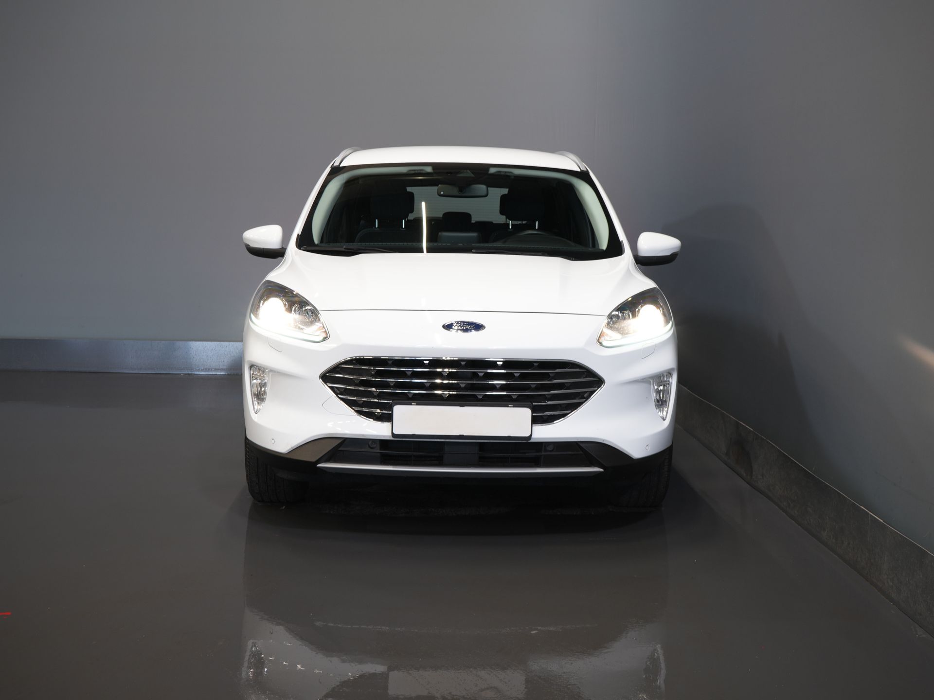 Ford Kuga SUV 2.5 PHEV 225 pk Titanium Navi/ Carplay/ Stoelverw./ Stuurverw./ Camera/ PDC/ Climate 6
