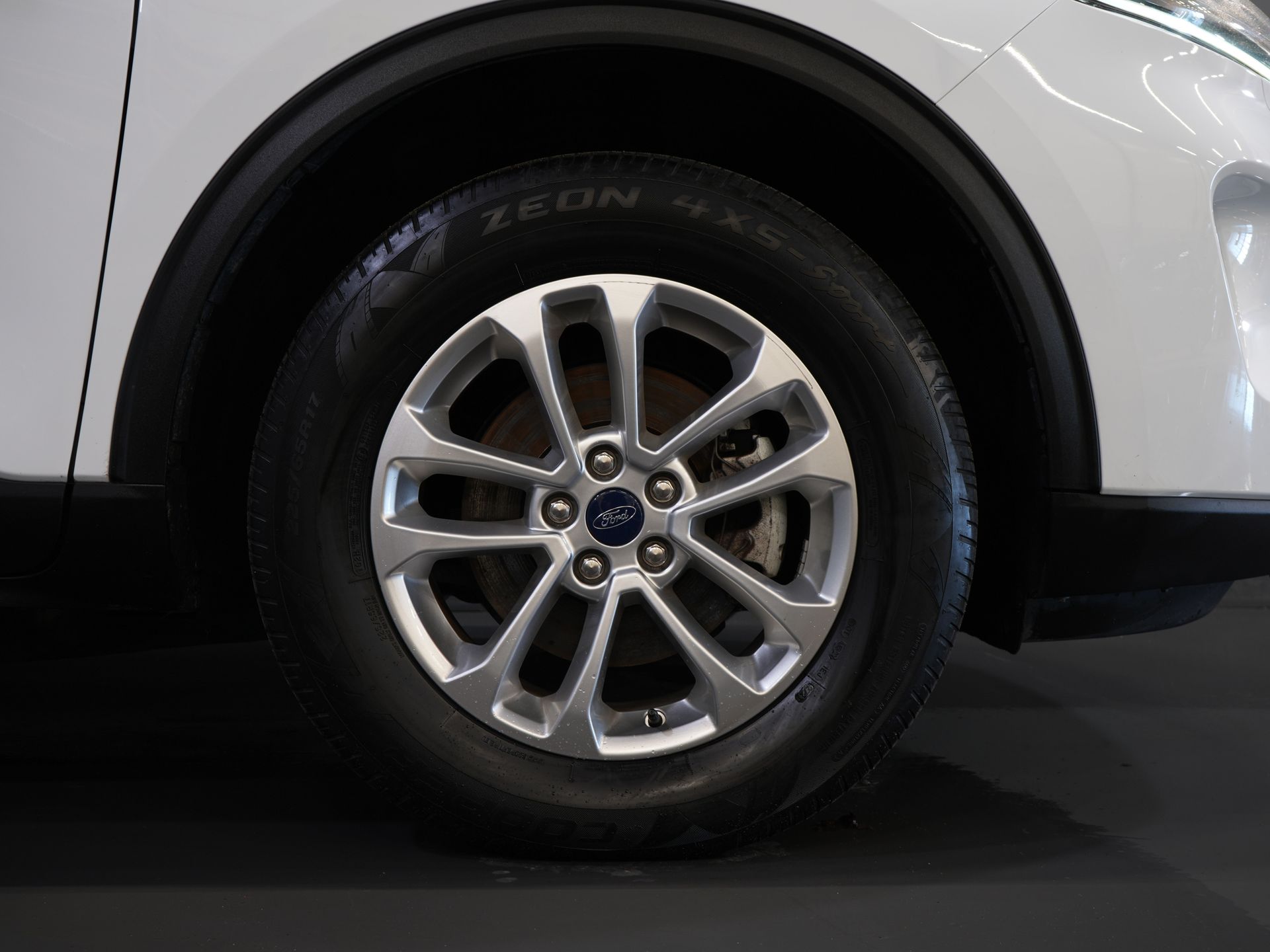 Ford Kuga SUV 2.5 PHEV 225 pk Titanium Navi/ Carplay/ Stoelverw./ Stuurverw./ Camera/ PDC/ Climate 8