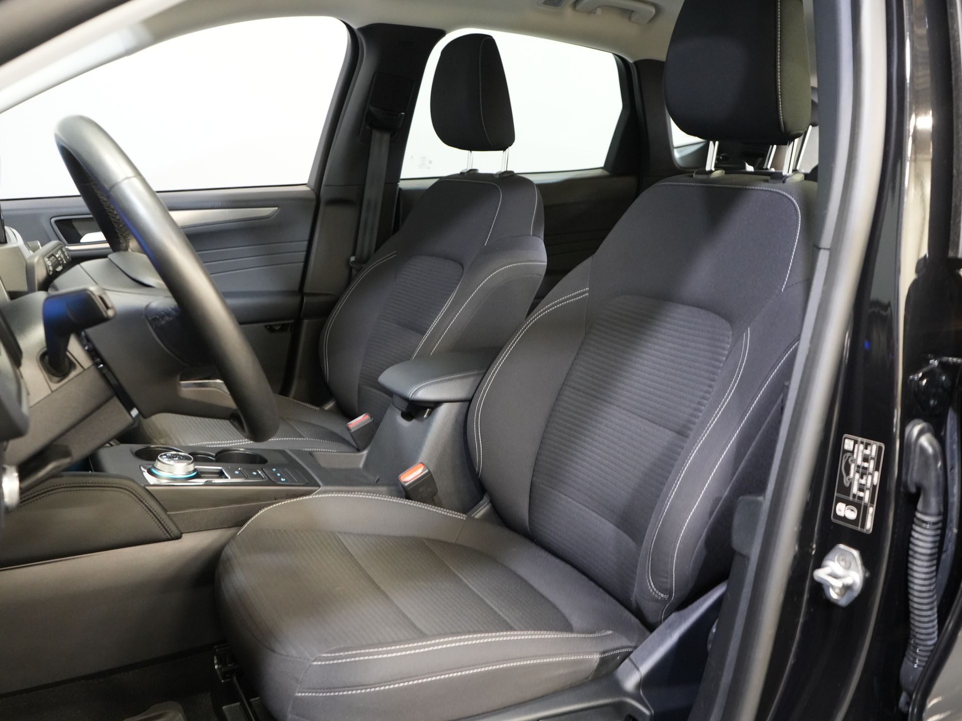 Ford Kuga SUV 2.5 PHEV 225 pk Titanium Navi/ Carplay/ Stoelverw./ Stuurverw./ Camera/ PDC/ Climate 11