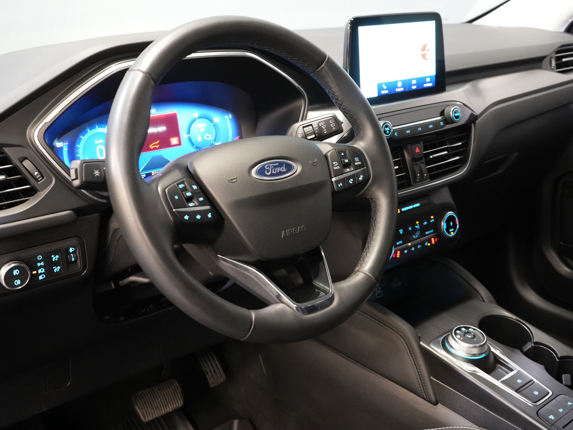 Ford Kuga SUV 2.5 PHEV 225 pk Titanium Navi/ Carplay/ Stoelverw./ Stuurverw./ Camera/ PDC/ Climate 13