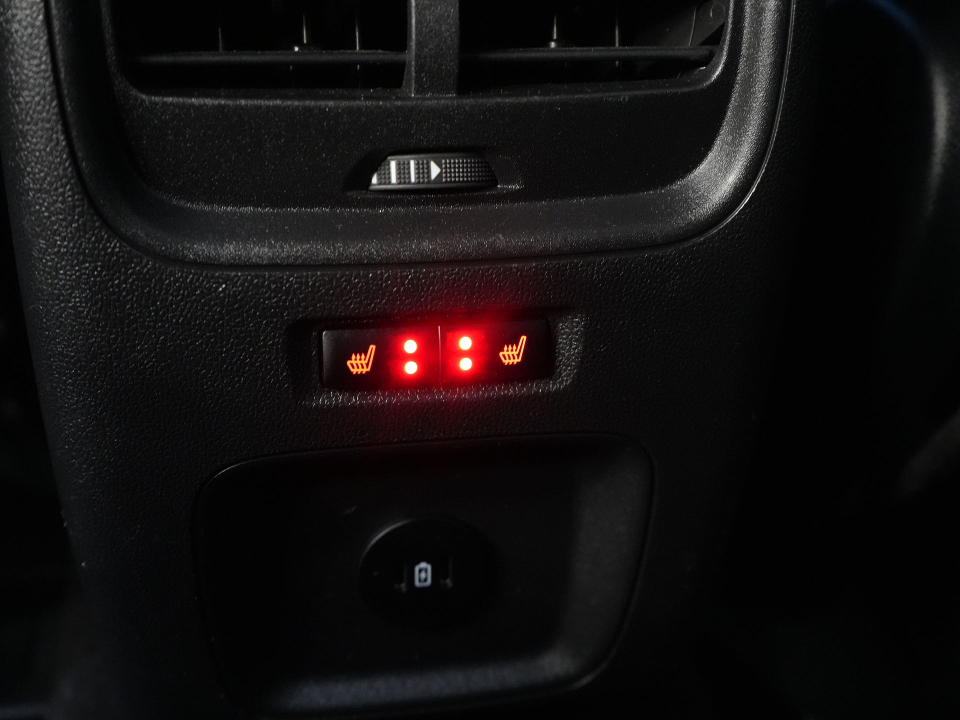 Ford Kuga SUV 2.5 PHEV 225 pk Titanium Navi/ Carplay/ Stoelverw./ Stuurverw./ Camera/ PDC/ Climate 17