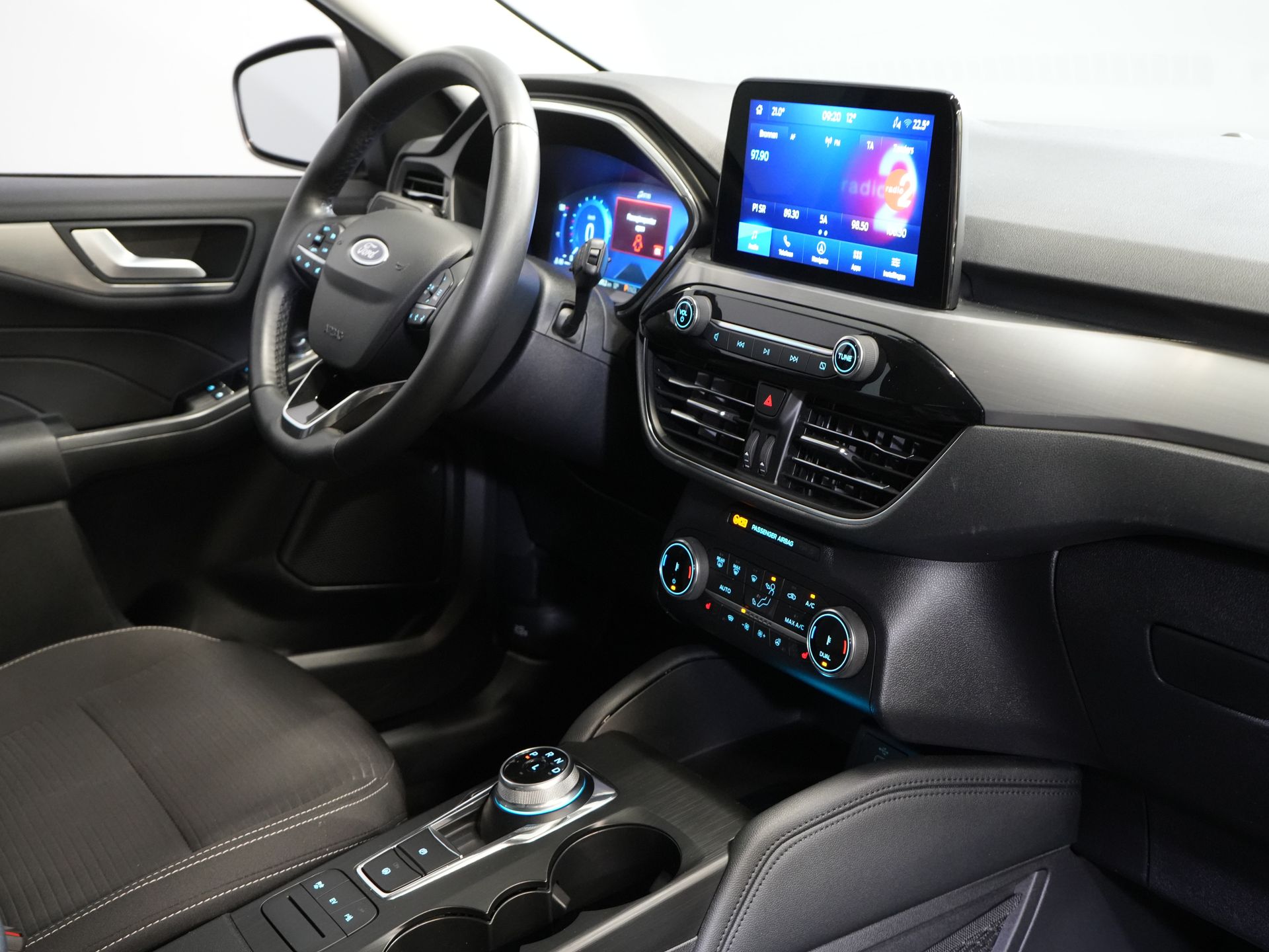 Ford Kuga SUV 2.5 PHEV 225 pk Titanium Navi/ Carplay/ Stoelverw./ Stuurverw./ Camera/ PDC/ Climate 2