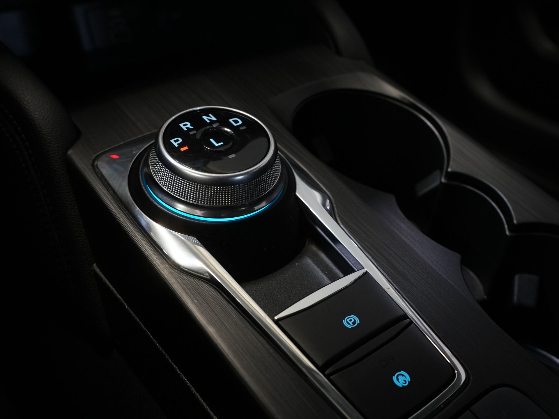 Ford Kuga SUV 2.5 PHEV 225 pk Titanium Navi/ Carplay/ Stoelverw./ Stuurverw./ Camera/ PDC/ Climate 22