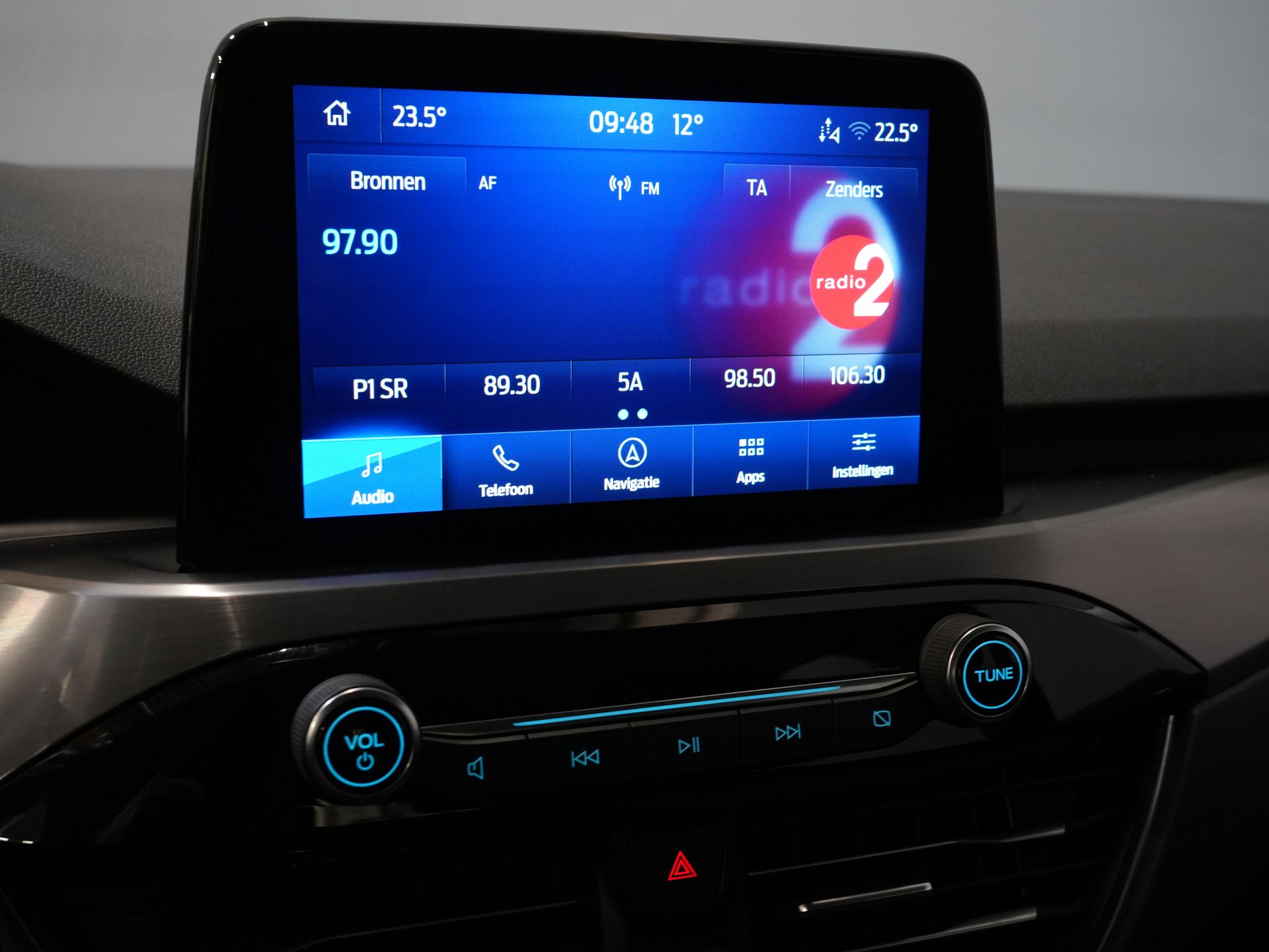 Ford Kuga SUV 2.5 PHEV 225 pk Titanium Navi/ Carplay/ Stoelverw./ Stuurverw./ Camera/ PDC/ Climate 24