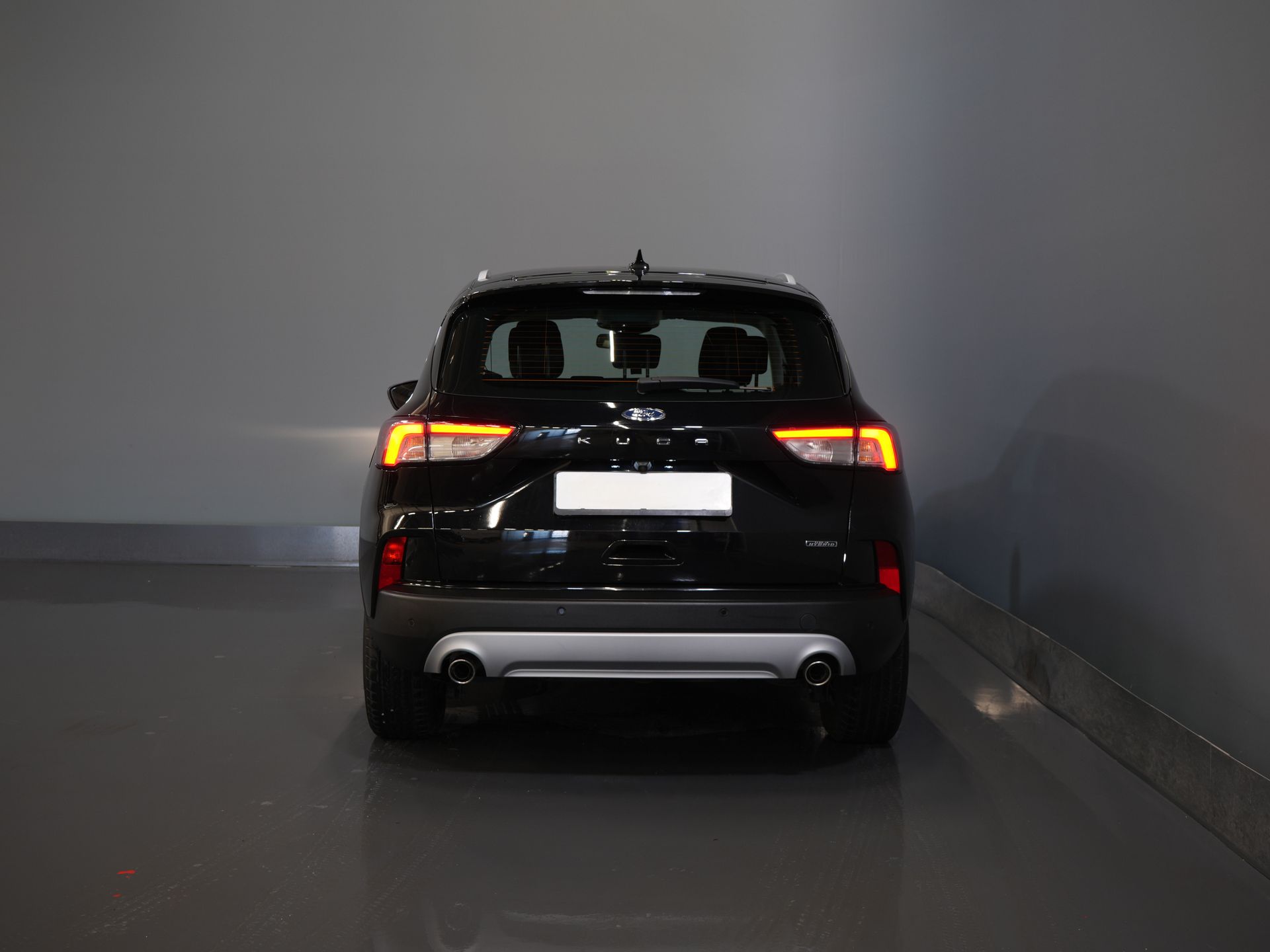 Ford Kuga SUV 2.5 PHEV 225 pk Titanium Navi/ Carplay/ Stoelverw./ Stuurverw./ Camera/ PDC/ Climate 5