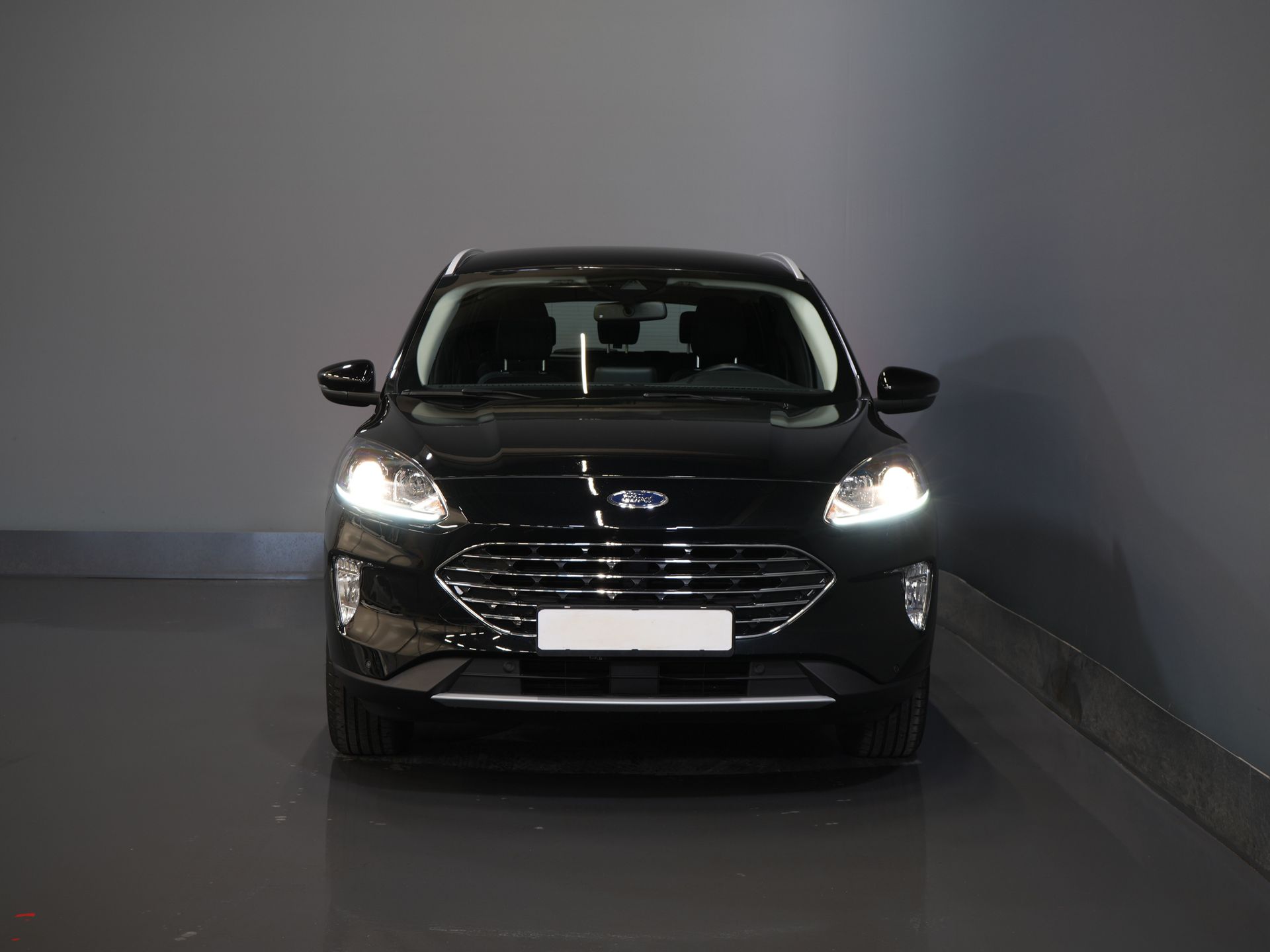 Ford Kuga SUV 2.5 PHEV 225 pk Titanium Navi/ Carplay/ Stoelverw./ Stuurverw./ Camera/ PDC/ Climate 6