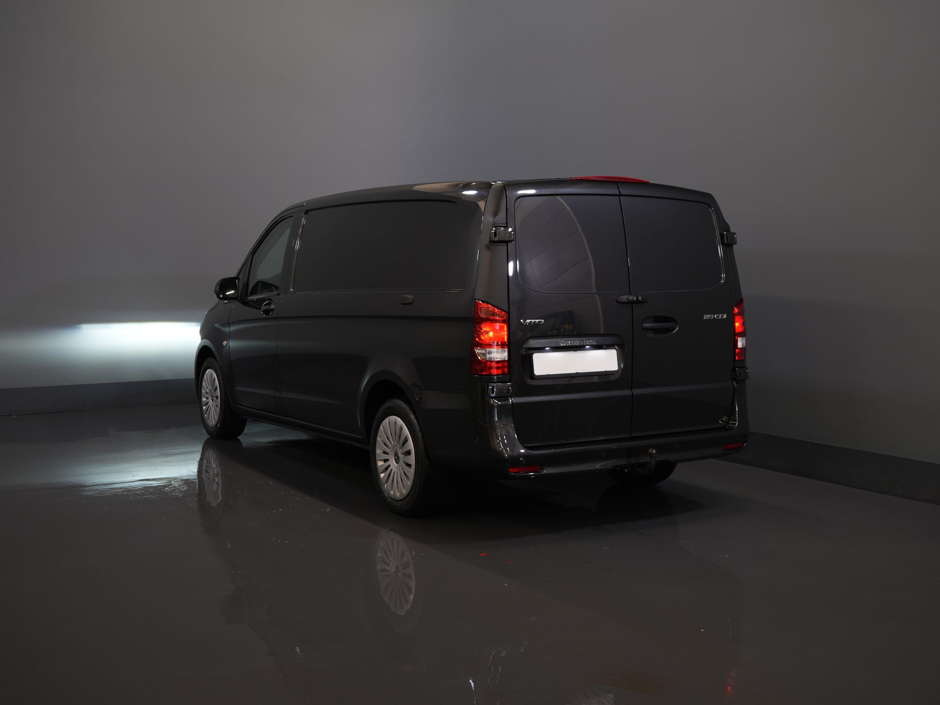 Mercedes-Benz Vito Bestelbus 119 CDI Aut. L2 LED/ 2.5t Trekverm./ 270Gr.Deuren/ Stoelverw./ Carplay/ Camera/ Trekhaak/ Cruise/ PDC/ DAB 1