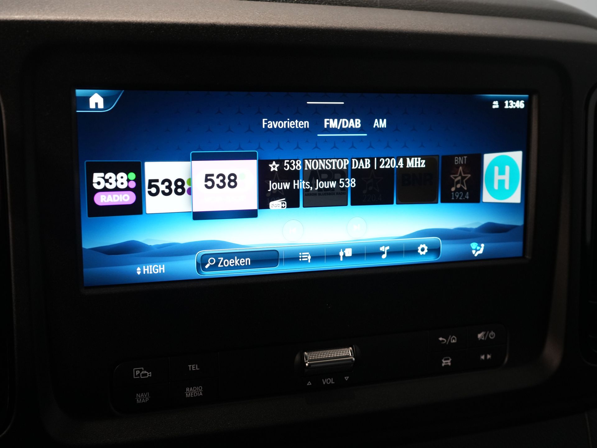 Mercedes-Benz Vito Bestelbus 119 CDI Aut. L2 LED/ 2.5t Trekverm./ 270Gr.Deuren/ Stoelverw./ Carplay/ Camera/ Trekhaak/ Cruise/ PDC/ DAB 22