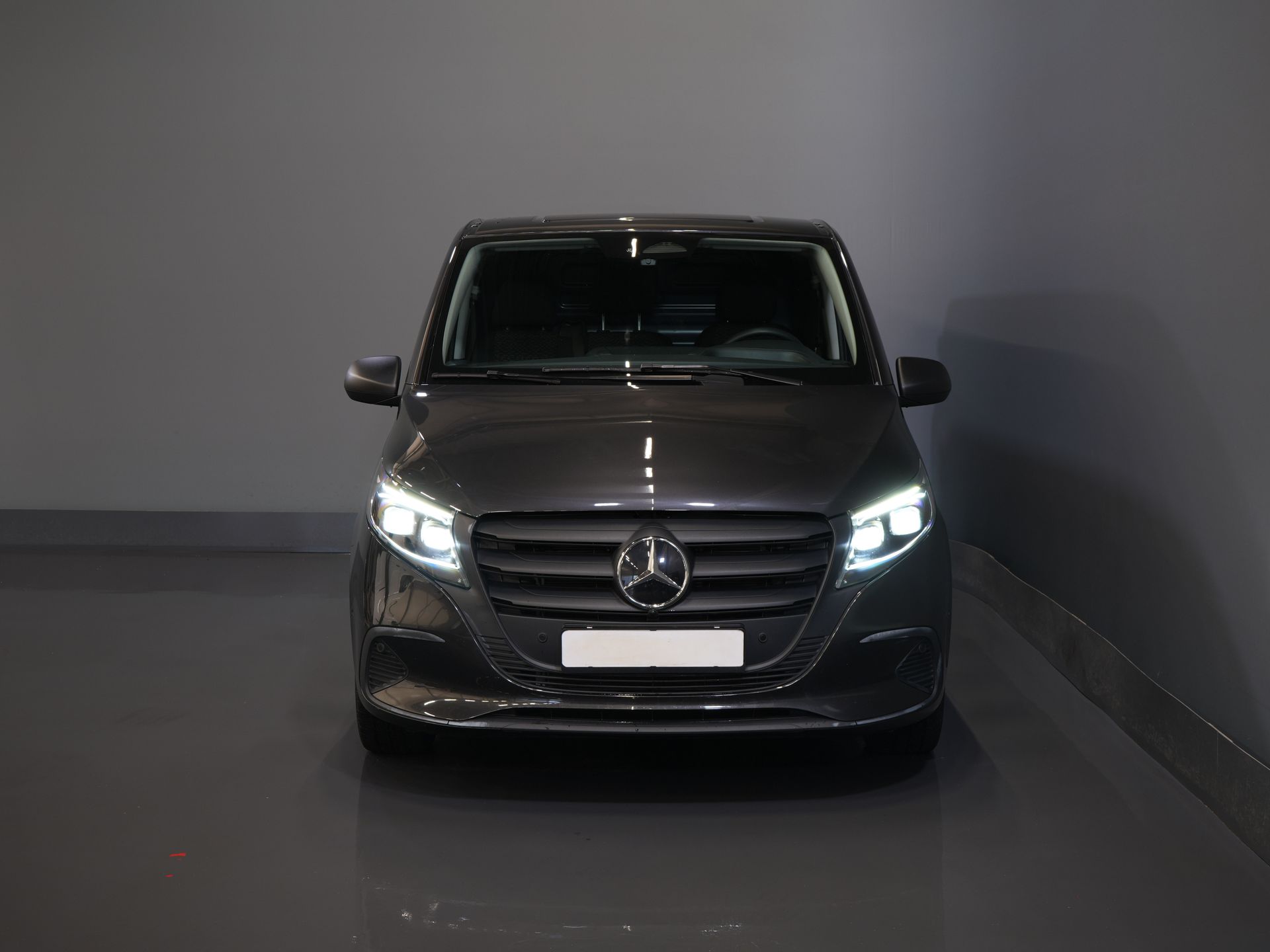 Mercedes-Benz Vito Bestelbus 119 CDI Aut. L2 LED/ 2.5t Trekverm./ 270Gr.Deuren/ Stoelverw./ Carplay/ Camera/ Trekhaak/ Cruise/ PDC/ DAB 6