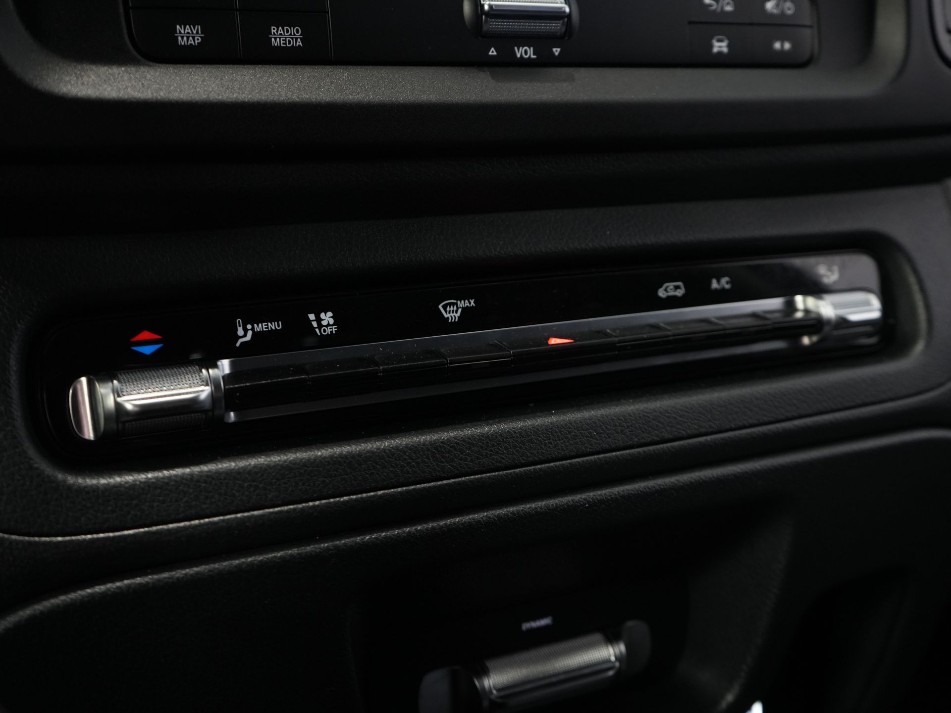 Mercedes-Benz Vito Bestelbus 116 CDI Aut. L3 LED/ 2.5t Trekverm./ 270Gr.Deuren/ Stoelverw./ Carplay/ Camera/ Trekhaak/ Cruise/ PDC/ DAB 21