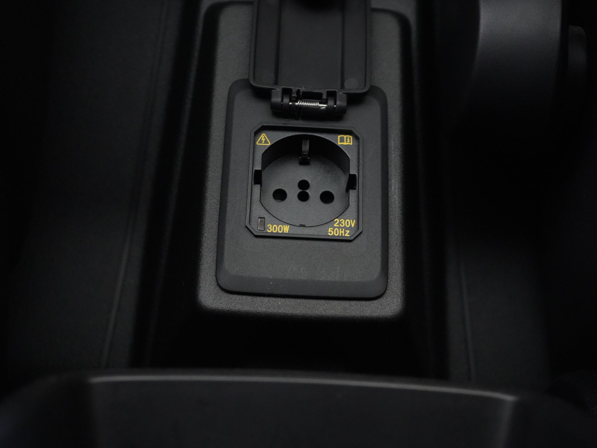 Volkswagen Caddy Cargo Bestelbus 1.5 TSI 115 pk DSG Aut. BENZINE LED/ Adapt.Cruise/ Stoelverw/ Navi/ Camera/ PDC/ Climate/ Trekhaak 24