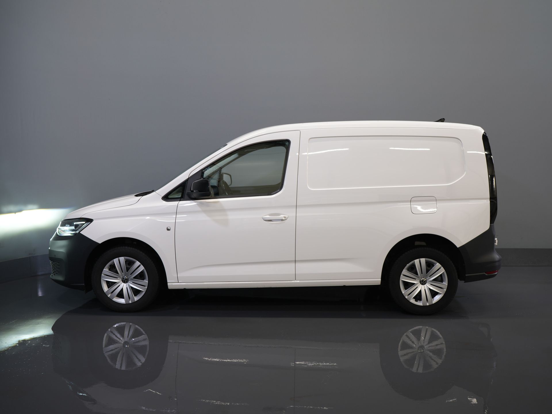 Volkswagen Caddy Cargo Bestelbus 1.5 TSI 115 pk DSG Aut. BENZINE LED/ Adapt.Cruise/ Stoelverw/ Navi/ Camera/ PDC/ Climate/ Trekhaak 9
